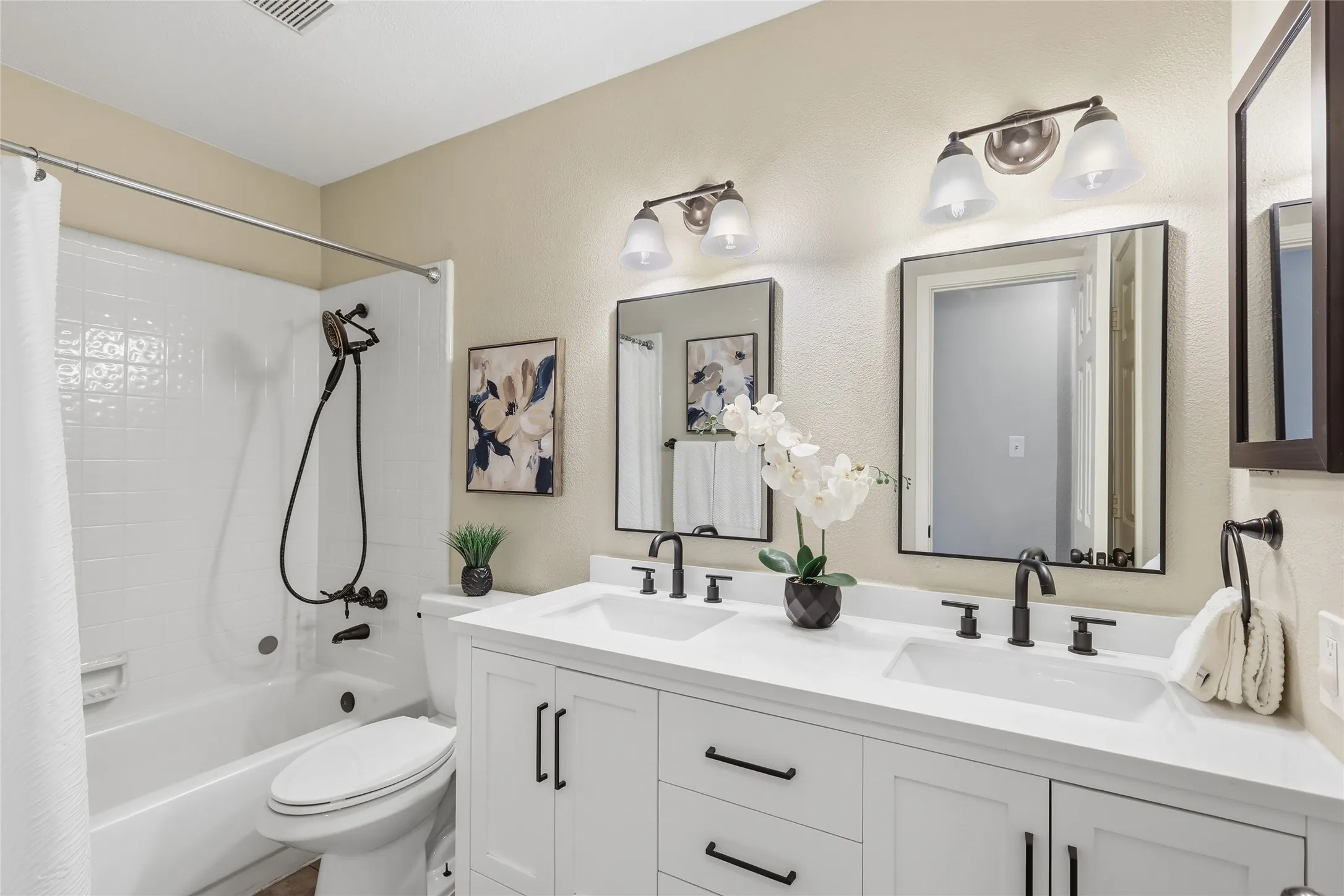 Single Family Residence For Sale in Denton County , 2313 Whitman Lane, Flower Mound, Texas 75028, 4 Bedroom, 2 Bathroom, 2 Garage spaces, 2,320 Sqft, built in 1990, mls#21351019, Real Estate Agent in Flower Mound, Homes For Sale in Denton county, Homes For Sale in Flower Mound, Realtor in Flower Mound Texas, Real Estate Brokerage Independent Realty Texas, Luminita Cordes Realtor