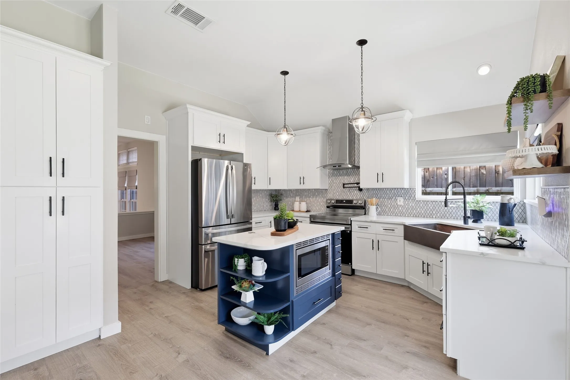 Single Family Residence For Sale in Denton County , 2313 Whitman Lane, Flower Mound, Texas 75028, 4 Bedroom, 2 Bathroom, 2 Garage spaces, 2,320 Sqft, built in 1990, mls#21351019, Real Estate Agent in Flower Mound, Homes For Sale in Denton county, Homes For Sale in Flower Mound, Realtor in Flower Mound Texas, Real Estate Brokerage Independent Realty Texas, Luminita Cordes Realtor