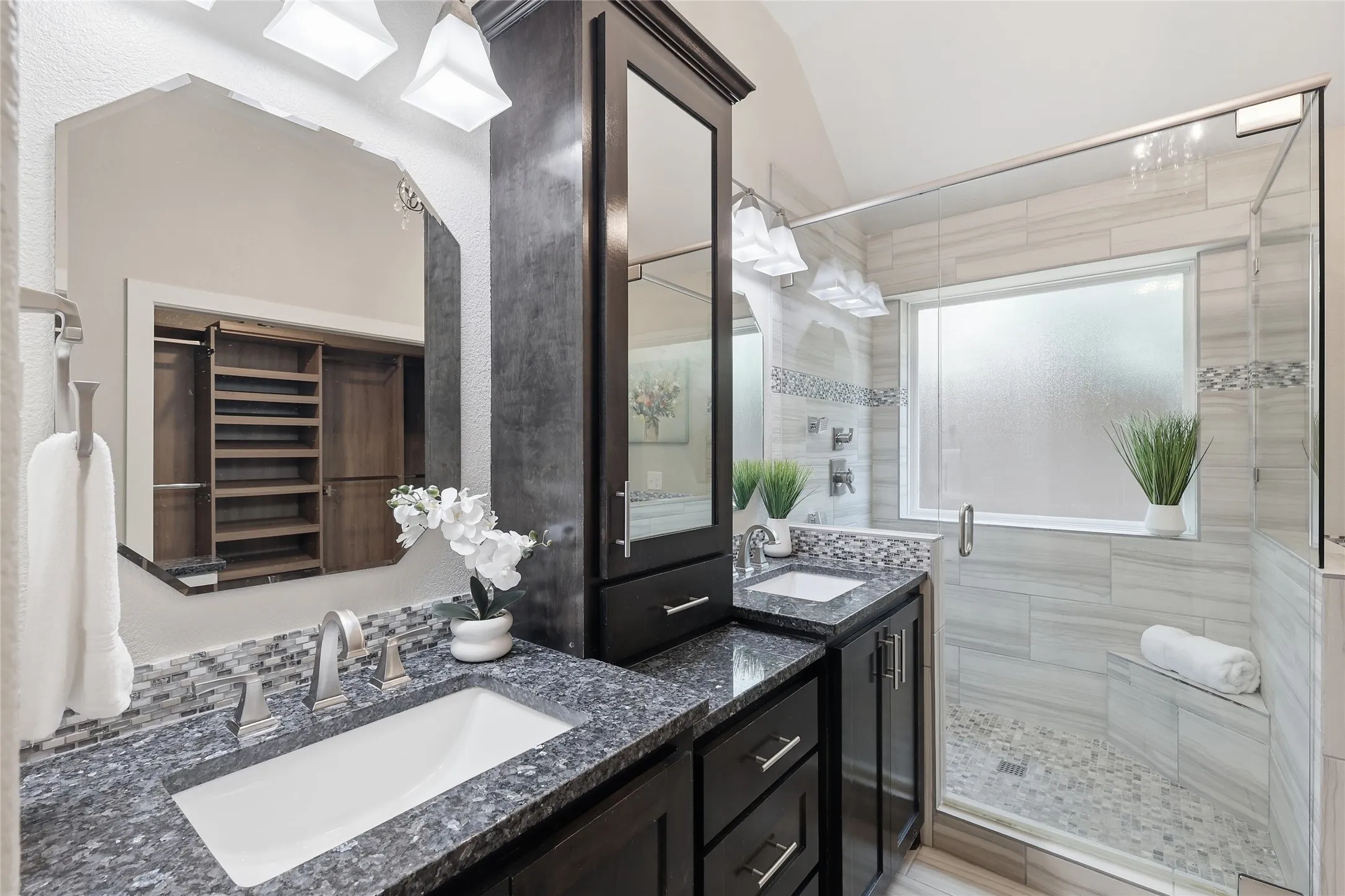 Single Family Residence For Sale in Denton County , 2313 Whitman Lane, Flower Mound, Texas 75028, 4 Bedroom, 2 Bathroom, 2 Garage spaces, 2,320 Sqft, built in 1990, mls#21351019, Real Estate Agent in Flower Mound, Homes For Sale in Denton county, Homes For Sale in Flower Mound, Realtor in Flower Mound Texas, Real Estate Brokerage Independent Realty Texas, Luminita Cordes Realtor