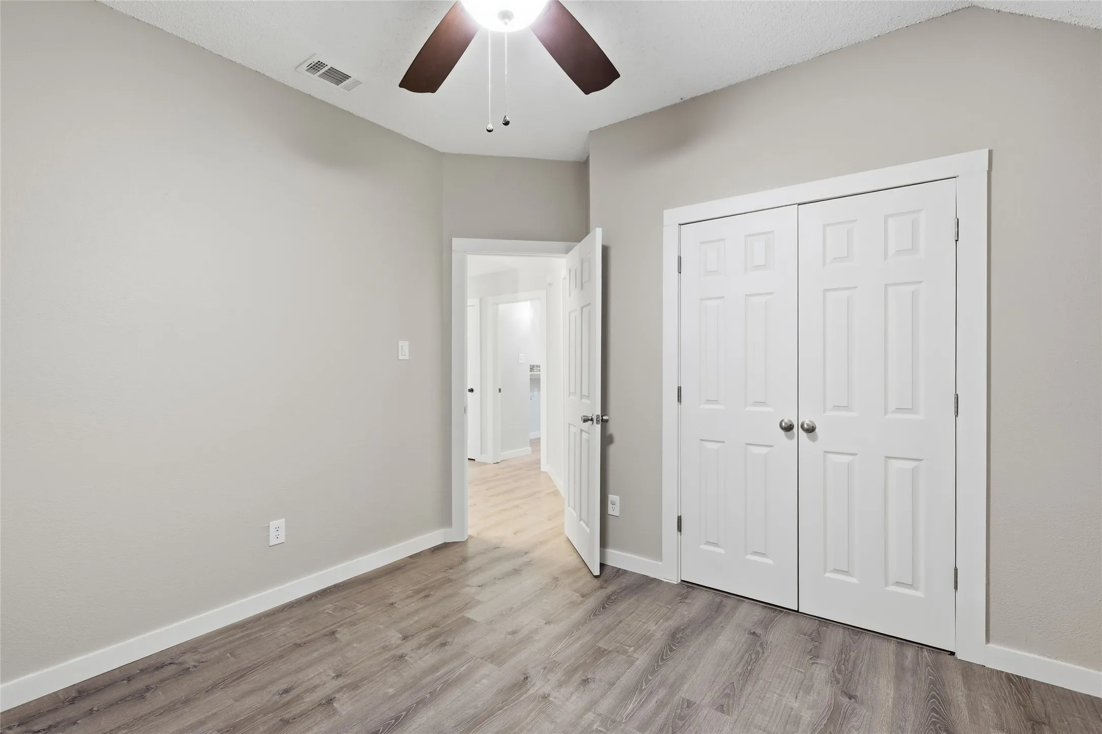 Single Family Residence For Sale in Denton County , 2313 Whitman Lane, Flower Mound, Texas 75028, 4 Bedroom, 2 Bathroom, 2 Garage spaces, 2,320 Sqft, built in 1990, mls#21351019, Real Estate Agent in Flower Mound, Homes For Sale in Denton county, Homes For Sale in Flower Mound, Realtor in Flower Mound Texas, Real Estate Brokerage Independent Realty Texas, Luminita Cordes Realtor