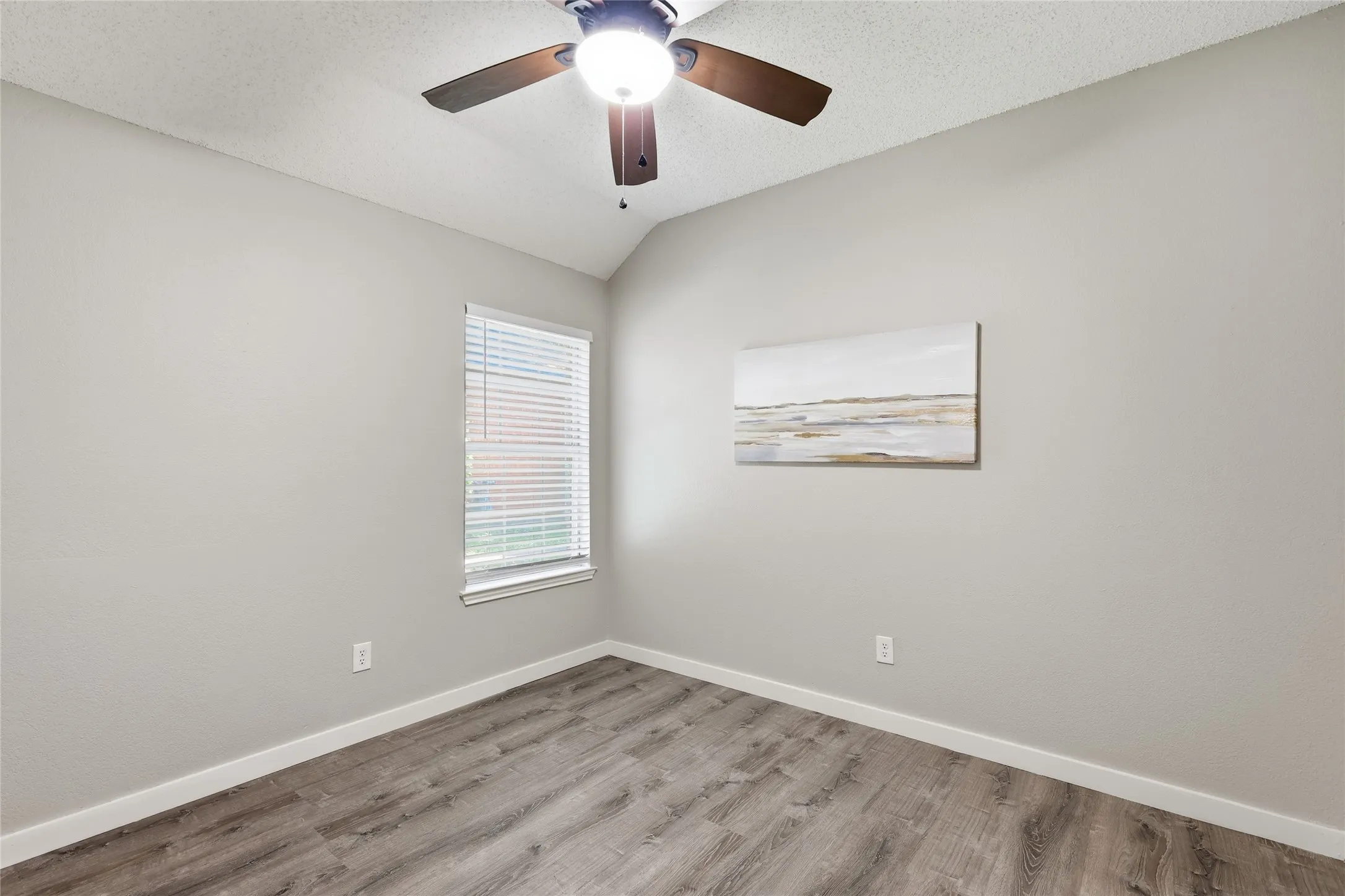 Single Family Residence For Sale in Denton County , 2313 Whitman Lane, Flower Mound, Texas 75028, 4 Bedroom, 2 Bathroom, 2 Garage spaces, 2,320 Sqft, built in 1990, mls#21351019, Real Estate Agent in Flower Mound, Homes For Sale in Denton county, Homes For Sale in Flower Mound, Realtor in Flower Mound Texas, Real Estate Brokerage Independent Realty Texas, Luminita Cordes Realtor