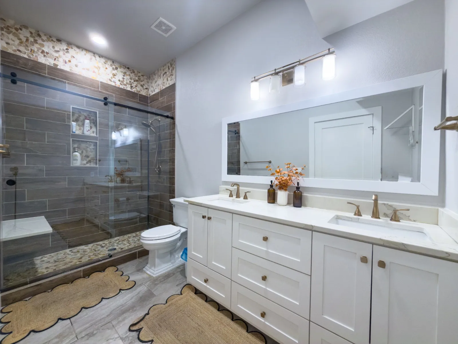 Single Family Residence For Rent in Collin County , 7906 Thorneywood Road, Plano, Texas 75024, 4 Bedrooms, 3 Bathrooms, 2 Garage spaces, 3,300 Sqft, built in 2000, Price $3,400, mls#21352268, Real Estate Agent in Plano, Homes For Rent in Collin county, Homes For Rent in Plano, Realtor in Plano Texas, Real Estate Brokerage Independent Realty Texas, Luminita Cordes Realtor