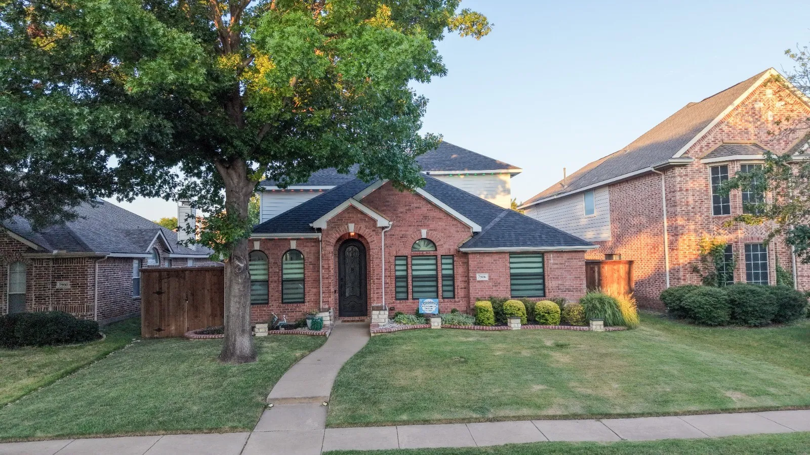 Single Family Residence For Rent in Collin County , 7906 Thorneywood Road, Plano, Texas 75024, 4 Bedrooms, 3 Bathrooms, 2 Garage spaces, 3,300 Sqft, built in 2000, Price $3,400, mls#21352268, Real Estate Agent in Plano, Homes For Rent in Collin county, Homes For Rent in Plano, Realtor in Plano Texas, Real Estate Brokerage Independent Realty Texas, Luminita Cordes Realtor