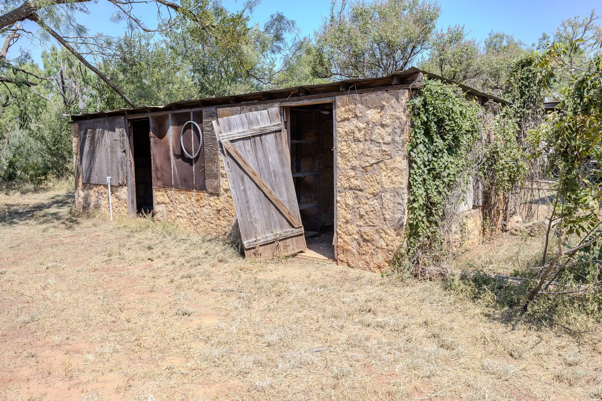 Single Family Residence For Sale in Taylor County , 4509 Curry Lane, Abilene, Texas 79606, 2 Bedroom, 2 Bathroom, 2 Garage spaces, 1,104 Sqft, built in 1937, mls#21352671, Real Estate Agent in Abilene, Homes For Sale in Taylor county, Homes For Sale in Abilene, Realtor in Abilene Texas, Real Estate Brokerage Independent Realty Texas, Luminita Cordes Realtor