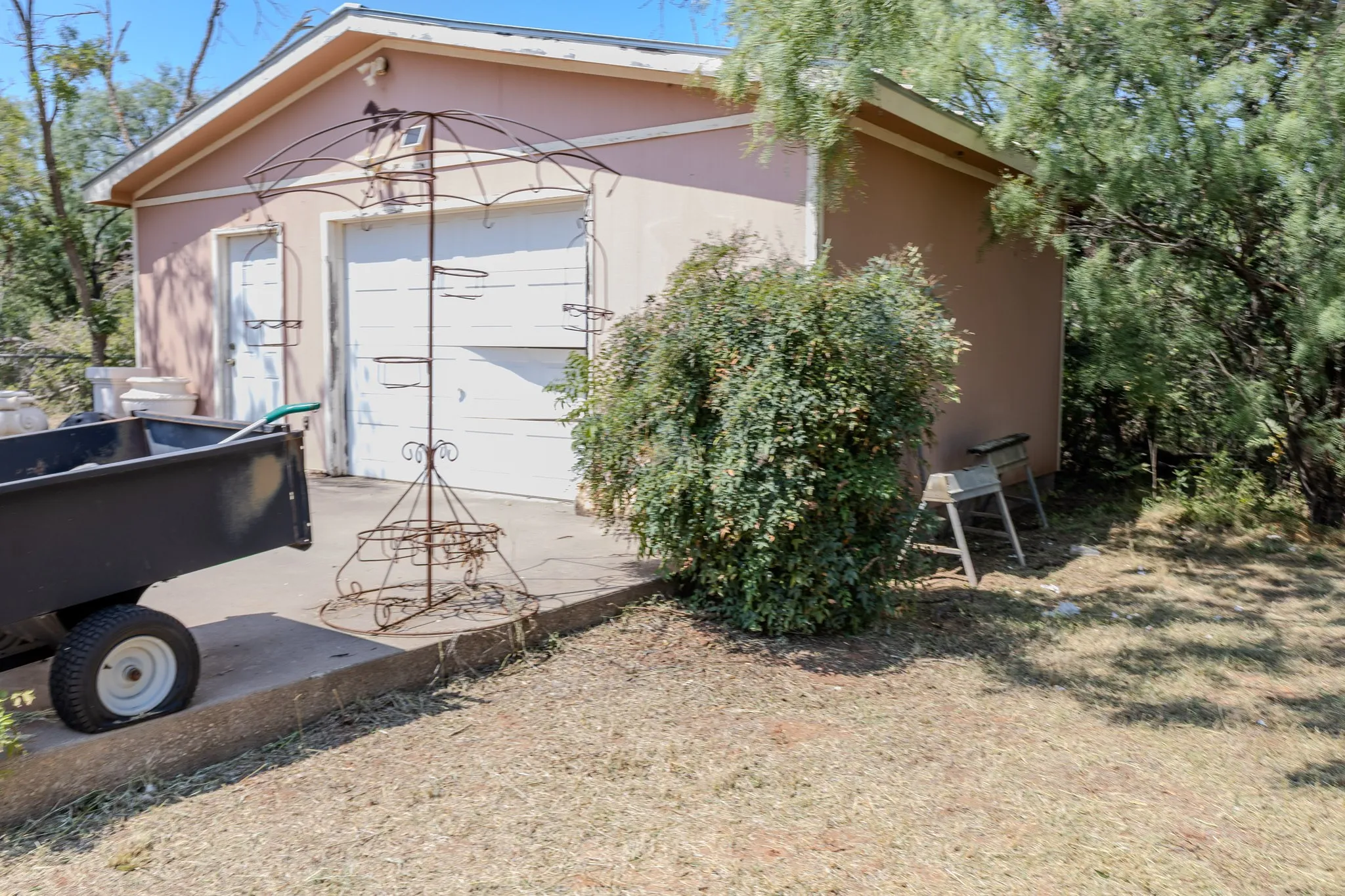 Single Family Residence For Sale in Taylor County , 4509 Curry Lane, Abilene, Texas 79606, 2 Bedroom, 2 Bathroom, 2 Garage spaces, 1,104 Sqft, built in 1937, mls#21352671, Real Estate Agent in Abilene, Homes For Sale in Taylor county, Homes For Sale in Abilene, Realtor in Abilene Texas, Real Estate Brokerage Independent Realty Texas, Luminita Cordes Realtor