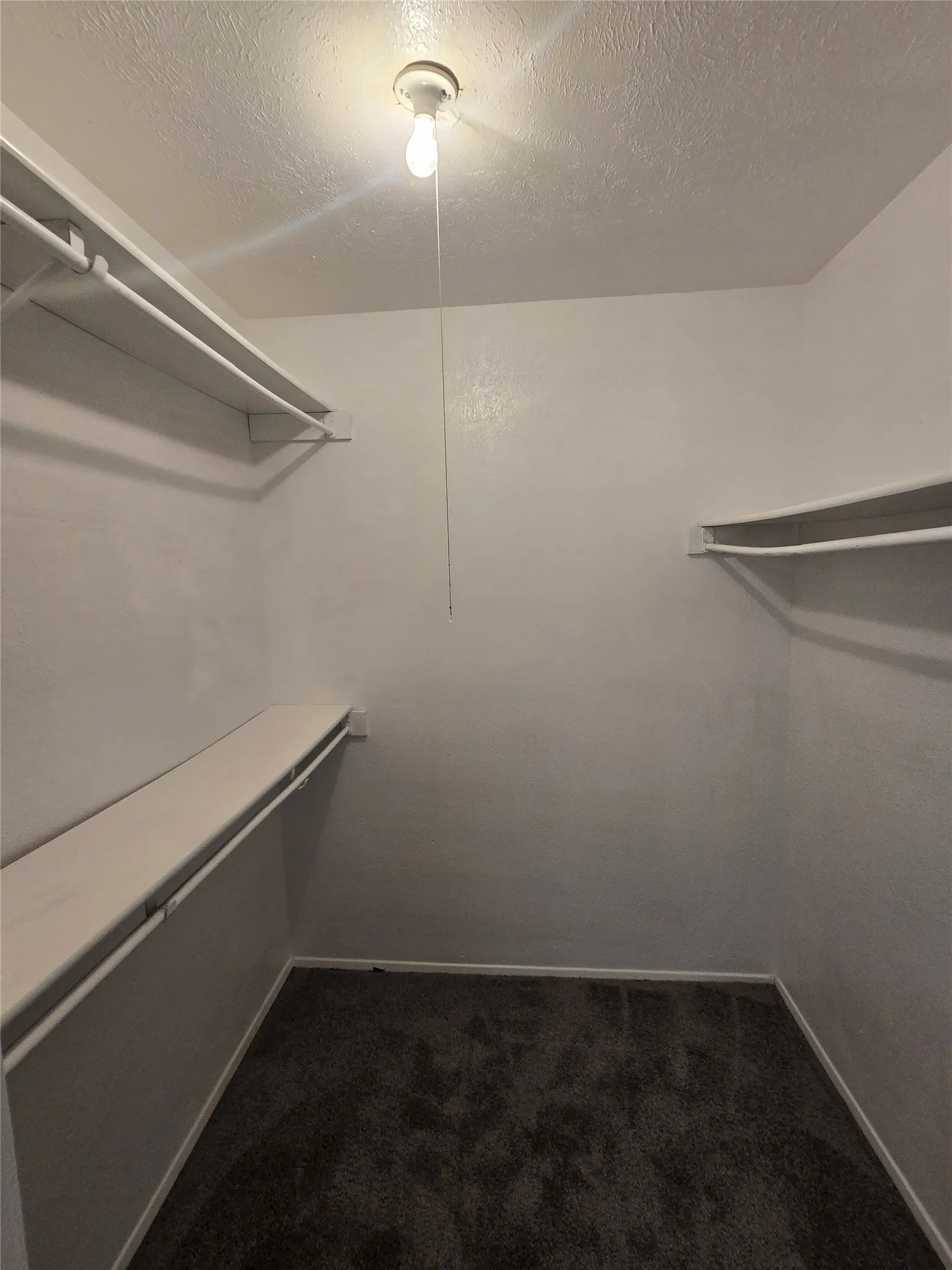 Single Family Residence For Rent in Dallas County , 7130 Hedge Drive, Dallas, Texas 75249, 3 Bedroom, 2 Bathroom, 2 Garage spaces, 1,365 Sqft, built in 1977, mls#21352672, Real Estate Agent in Dallas, Homes For Rent in Dallas county, Homes For Rent in Dallas, Realtor in Dallas Texas, Real Estate Brokerage Independent Realty Texas, Luminita Cordes Realtor