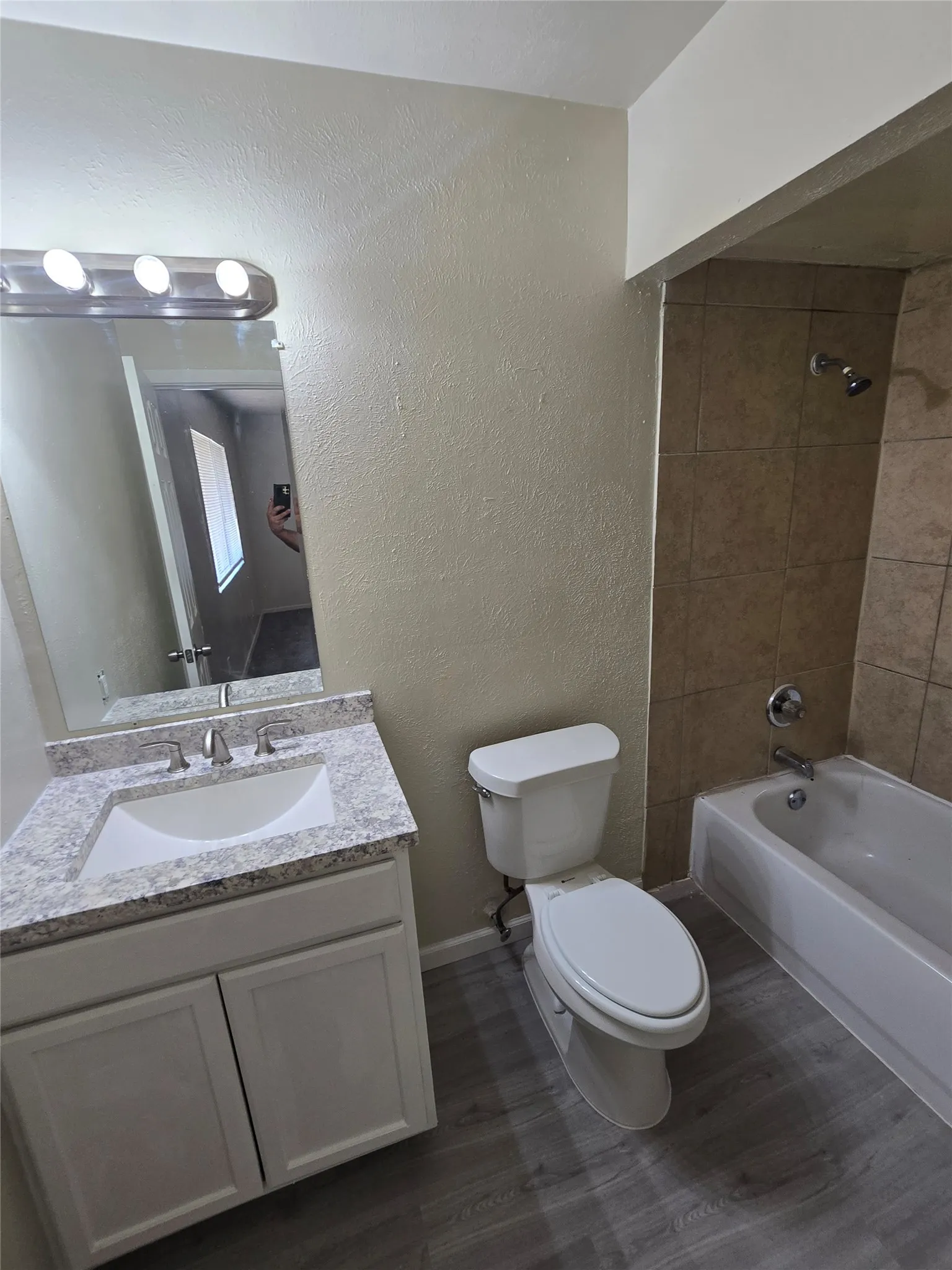 Single Family Residence For Rent in Dallas County , 7130 Hedge Drive, Dallas, Texas 75249, 3 Bedroom, 2 Bathroom, 2 Garage spaces, 1,365 Sqft, built in 1977, mls#21352672, Real Estate Agent in Dallas, Homes For Rent in Dallas county, Homes For Rent in Dallas, Realtor in Dallas Texas, Real Estate Brokerage Independent Realty Texas, Luminita Cordes Realtor