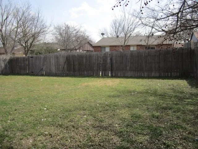 Single Family Residence For Rent in Dallas County , 7130 Hedge Drive, Dallas, Texas 75249, 3 Bedroom, 2 Bathroom, 2 Garage spaces, 1,365 Sqft, built in 1977, mls#21352672, Real Estate Agent in Dallas, Homes For Rent in Dallas county, Homes For Rent in Dallas, Realtor in Dallas Texas, Real Estate Brokerage Independent Realty Texas, Luminita Cordes Realtor