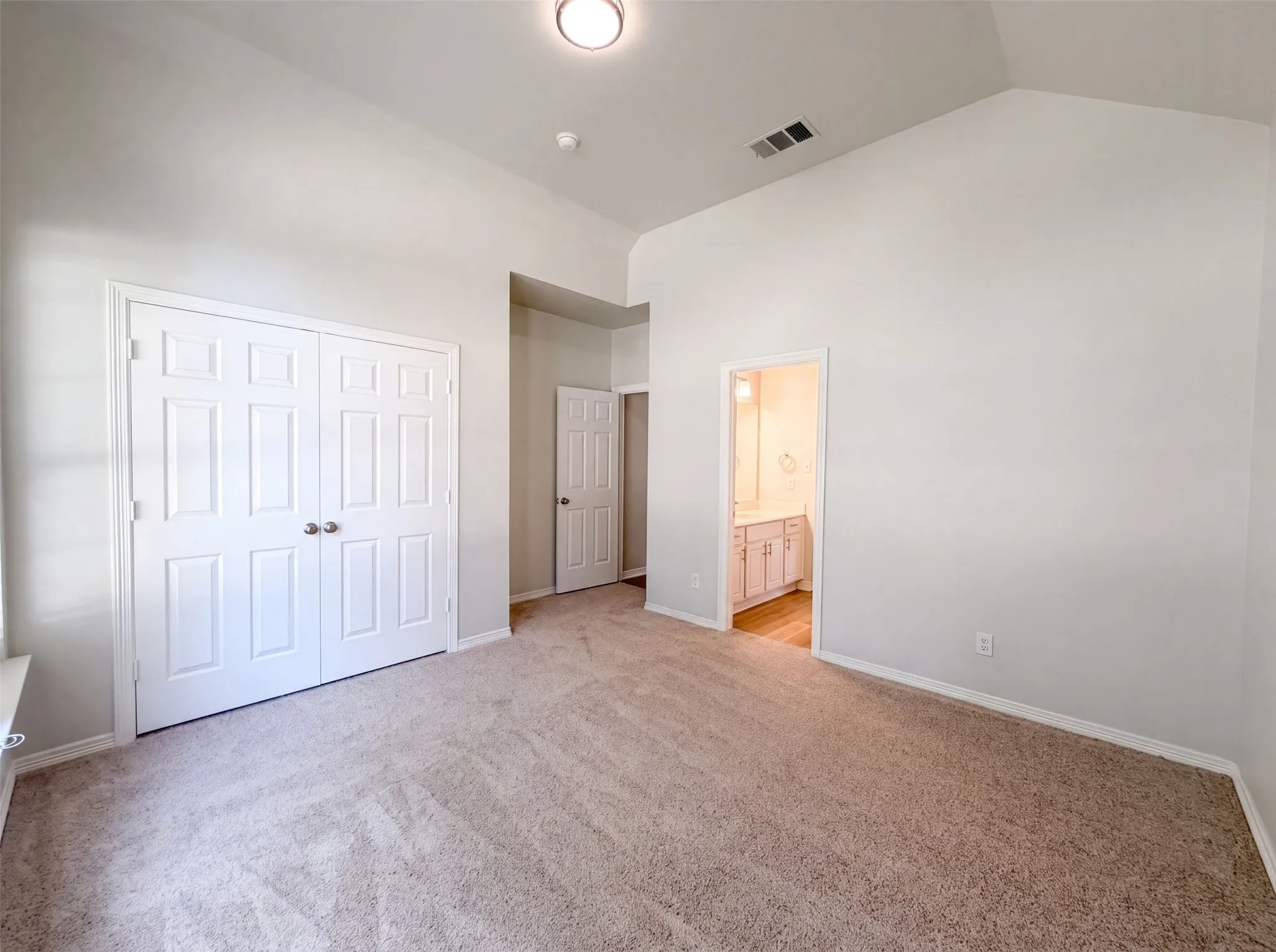 Single Family Residence For Sale in Denton County , 1221 Old Oak Trail, Flower Mound, Texas 75028, 4 Bedroom, 3 Bathroom, 2 Garage spaces, 2,630 Sqft, built in 1999, mls#21352669, Real Estate Agent in Flower Mound, Homes For Sale in Denton county, Homes For Sale in Flower Mound, Realtor in Flower Mound Texas, Real Estate Brokerage Independent Realty Texas, Luminita Cordes Realtor