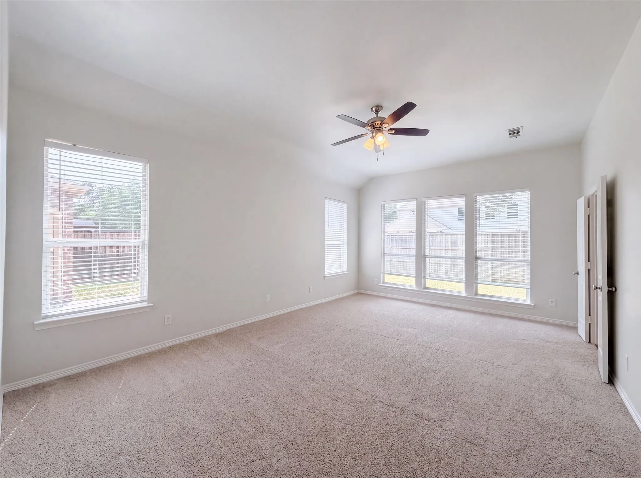 Single Family Residence For Sale in Denton County , 1221 Old Oak Trail, Flower Mound, Texas 75028, 4 Bedroom, 3 Bathroom, 2 Garage spaces, 2,630 Sqft, built in 1999, mls#21352669, Real Estate Agent in Flower Mound, Homes For Sale in Denton county, Homes For Sale in Flower Mound, Realtor in Flower Mound Texas, Real Estate Brokerage Independent Realty Texas, Luminita Cordes Realtor