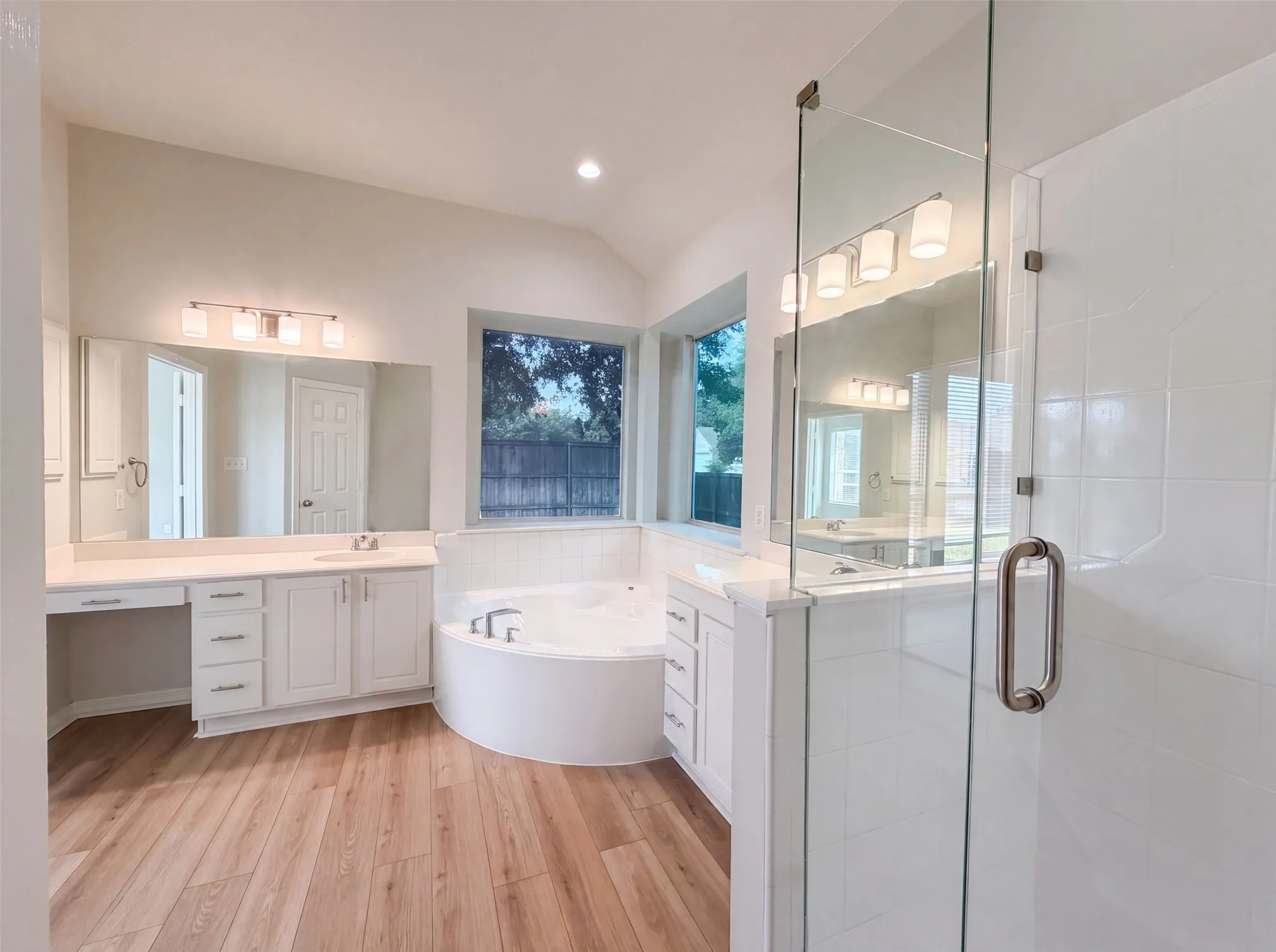 Single Family Residence For Sale in Denton County , 1221 Old Oak Trail, Flower Mound, Texas 75028, 4 Bedroom, 3 Bathroom, 2 Garage spaces, 2,630 Sqft, built in 1999, mls#21352669, Real Estate Agent in Flower Mound, Homes For Sale in Denton county, Homes For Sale in Flower Mound, Realtor in Flower Mound Texas, Real Estate Brokerage Independent Realty Texas, Luminita Cordes Realtor