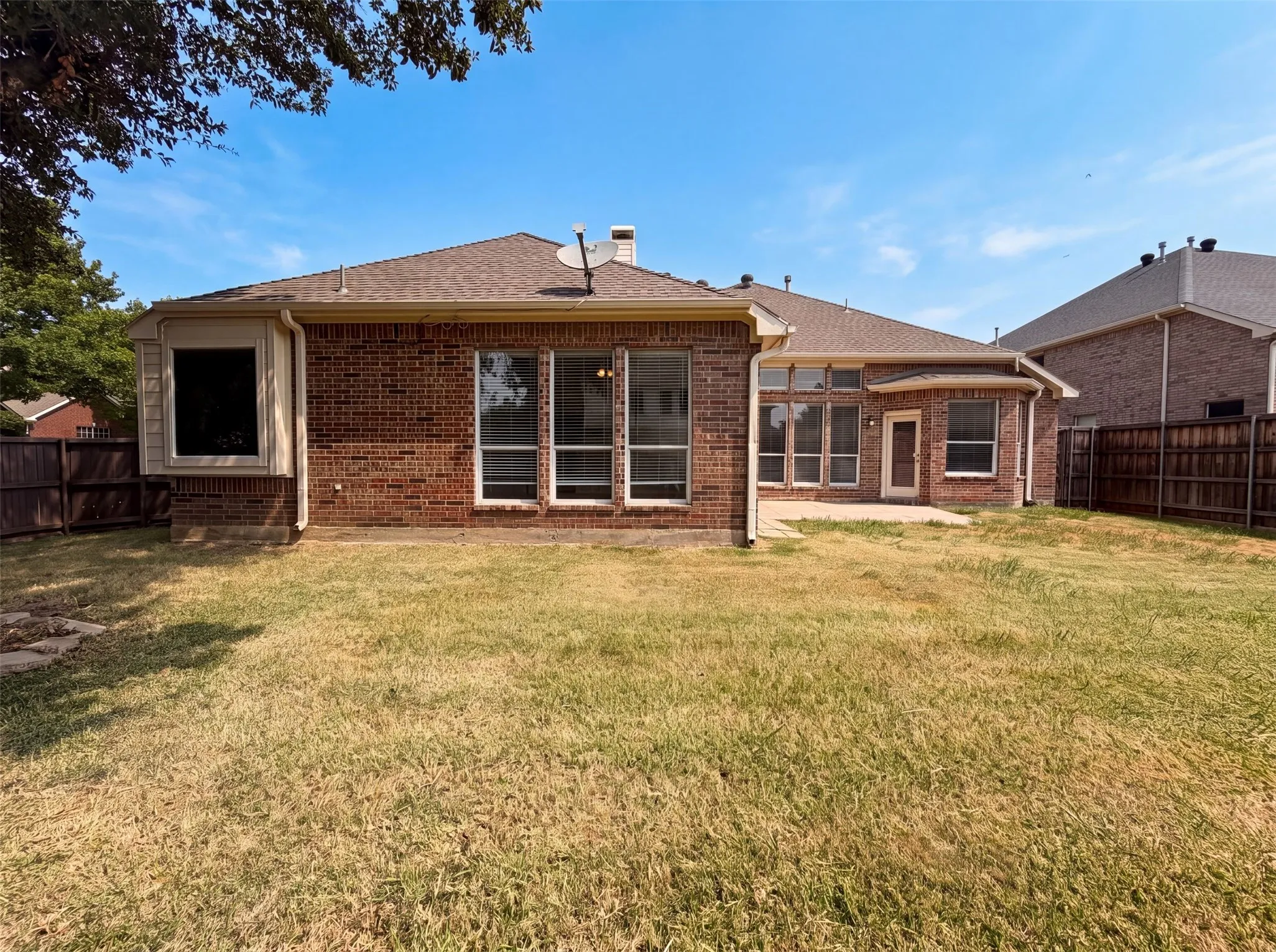 Single Family Residence For Sale in Denton County , 1221 Old Oak Trail, Flower Mound, Texas 75028, 4 Bedroom, 3 Bathroom, 2 Garage spaces, 2,630 Sqft, built in 1999, mls#21352669, Real Estate Agent in Flower Mound, Homes For Sale in Denton county, Homes For Sale in Flower Mound, Realtor in Flower Mound Texas, Real Estate Brokerage Independent Realty Texas, Luminita Cordes Realtor