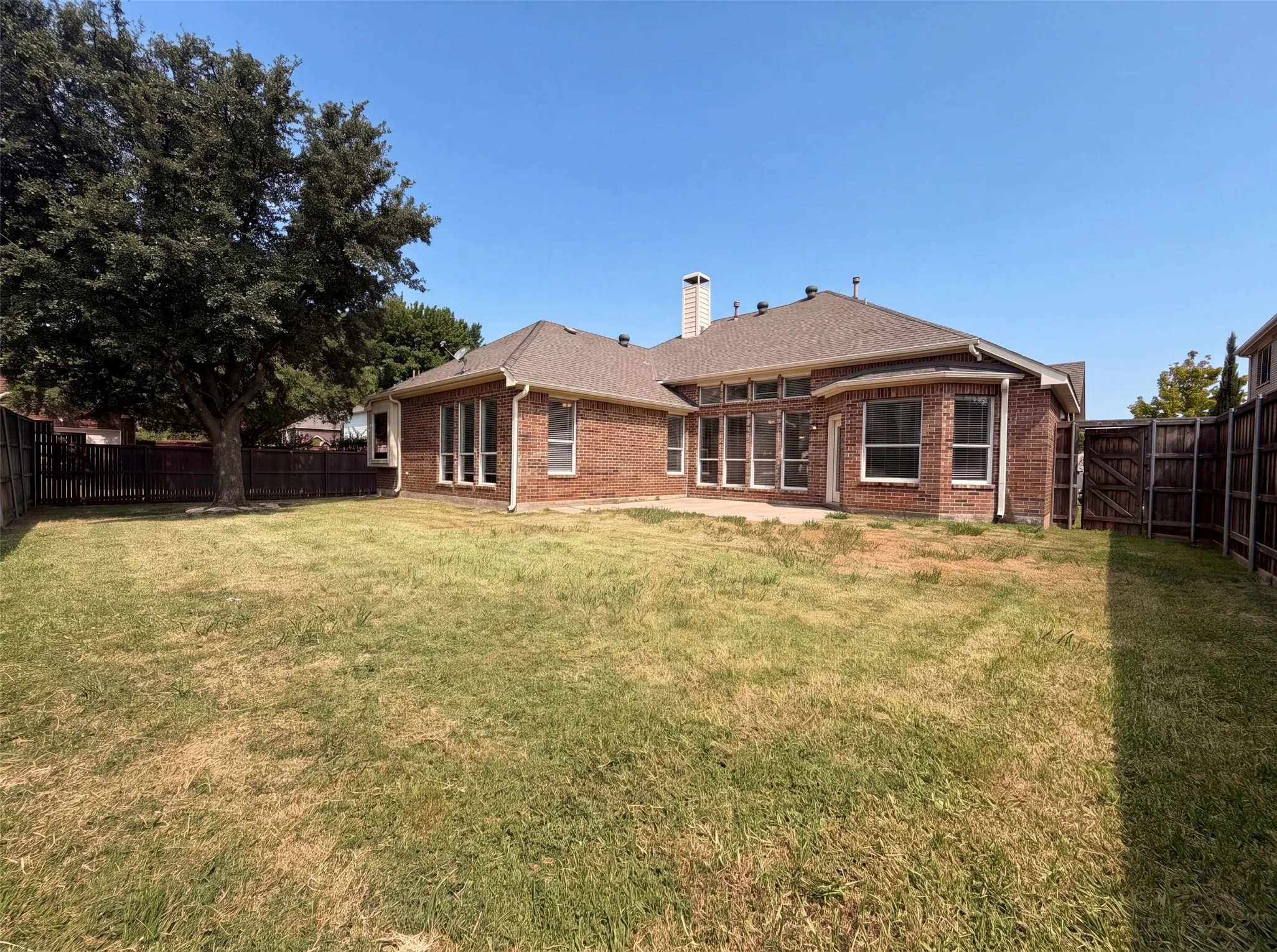 Single Family Residence For Sale in Denton County , 1221 Old Oak Trail, Flower Mound, Texas 75028, 4 Bedroom, 3 Bathroom, 2 Garage spaces, 2,630 Sqft, built in 1999, mls#21352669, Real Estate Agent in Flower Mound, Homes For Sale in Denton county, Homes For Sale in Flower Mound, Realtor in Flower Mound Texas, Real Estate Brokerage Independent Realty Texas, Luminita Cordes Realtor