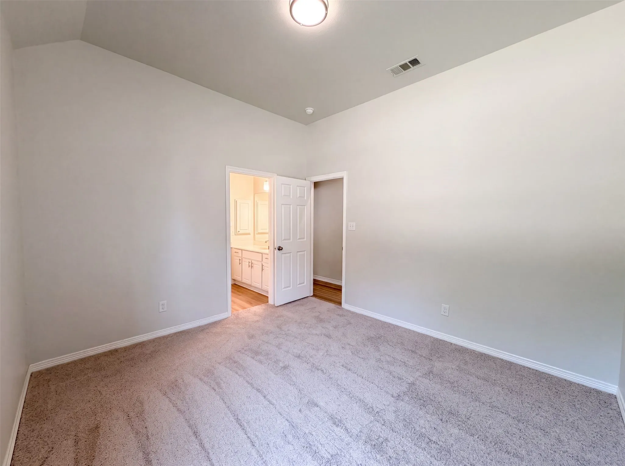 Single Family Residence For Sale in Denton County , 1221 Old Oak Trail, Flower Mound, Texas 75028, 4 Bedroom, 3 Bathroom, 2 Garage spaces, 2,630 Sqft, built in 1999, mls#21352669, Real Estate Agent in Flower Mound, Homes For Sale in Denton county, Homes For Sale in Flower Mound, Realtor in Flower Mound Texas, Real Estate Brokerage Independent Realty Texas, Luminita Cordes Realtor