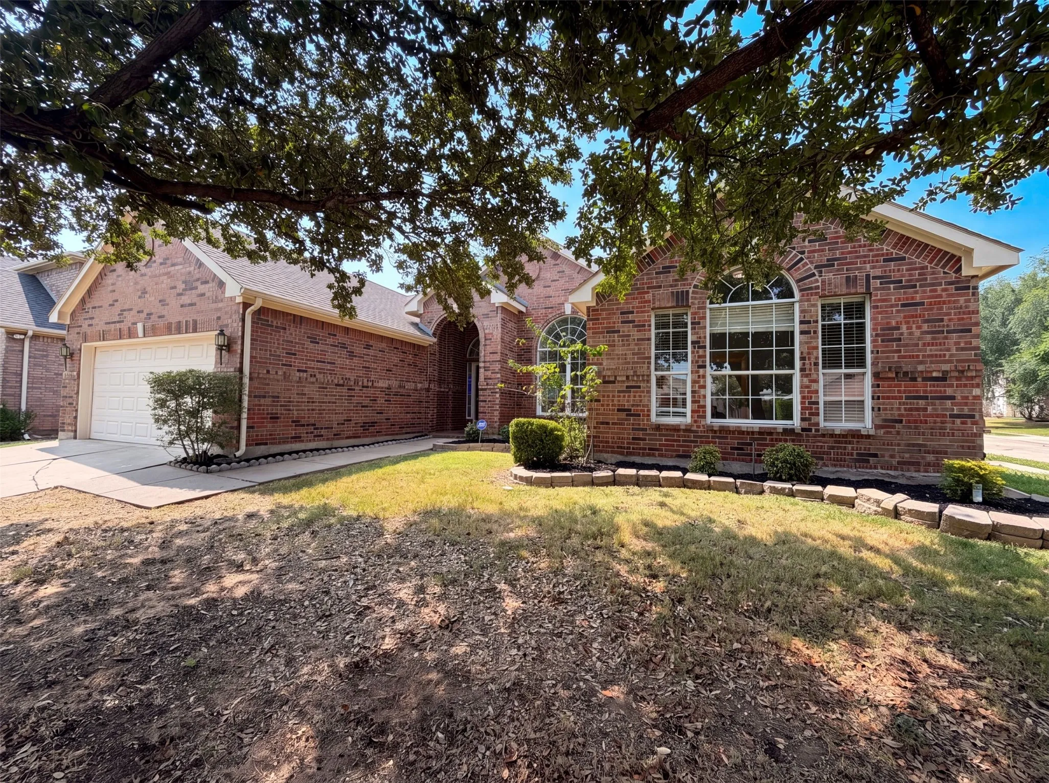 Single Family Residence For Sale in Denton County , 1221 Old Oak Trail, Flower Mound, Texas 75028, 4 Bedroom, 3 Bathroom, 2 Garage spaces, 2,630 Sqft, built in 1999, mls#21352669, Real Estate Agent in Flower Mound, Homes For Sale in Denton county, Homes For Sale in Flower Mound, Realtor in Flower Mound Texas, Real Estate Brokerage Independent Realty Texas, Luminita Cordes Realtor
