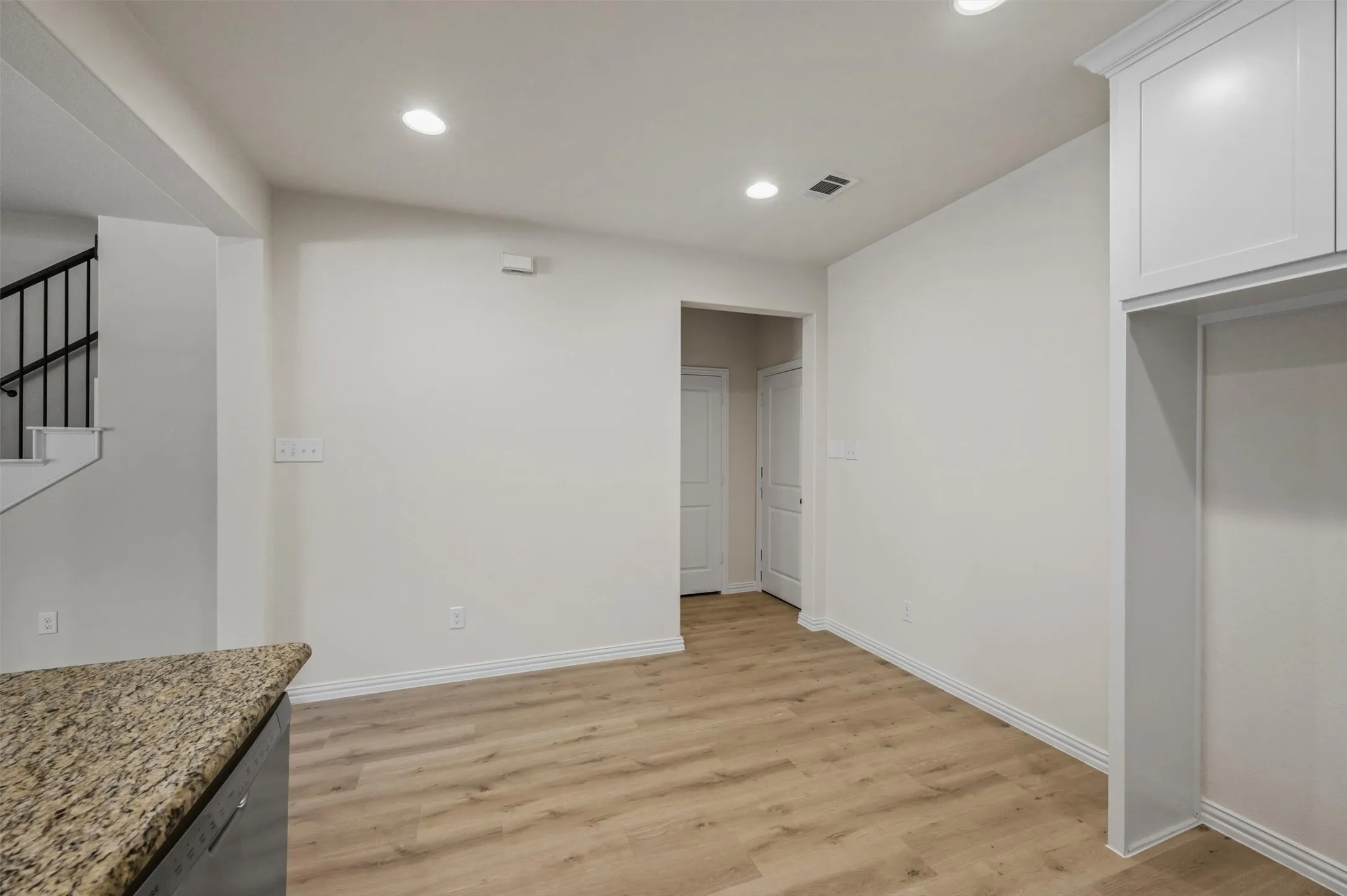 Townhouse For Sale in Tarrant County , 4277 Snow Goose Trail, Arlington, Texas 76005, 3 Bedroom, 3 Bathroom, 2 Garage spaces, 1,690 Sqft, built in 2018, mls#21350213, Real Estate Agent in Arlington, Homes For Sale in Tarrant county, Homes For Sale in Arlington, Realtor in Arlington Texas, Real Estate Brokerage Independent Realty Texas, Luminita Cordes Realtor