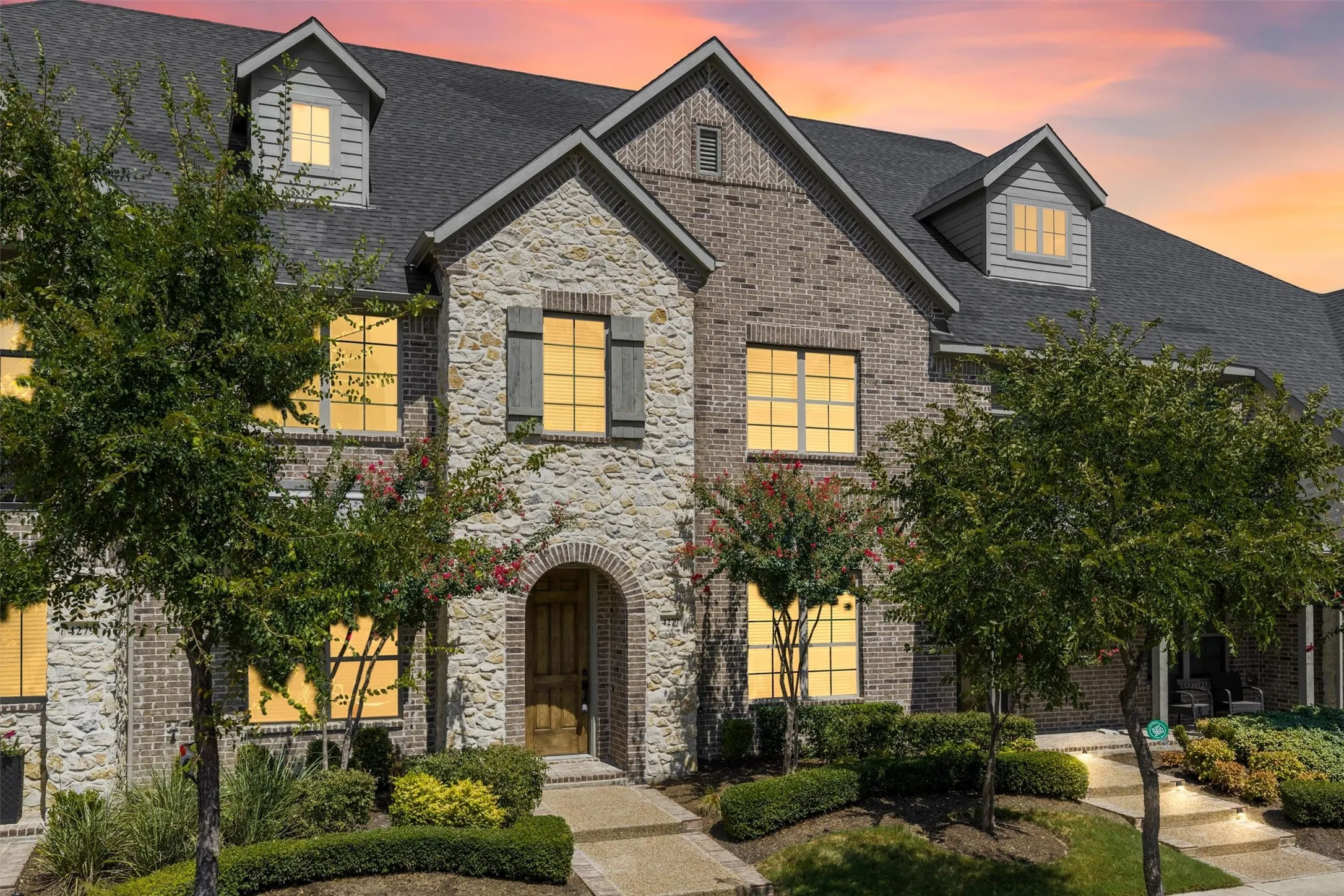 Townhouse For Sale in Tarrant County , 4277 Snow Goose Trail, Arlington, Texas 76005, 3 Bedroom, 3 Bathroom, 2 Garage spaces, 1,690 Sqft, built in 2018, mls#21350213, Real Estate Agent in Arlington, Homes For Sale in Tarrant county, Homes For Sale in Arlington, Realtor in Arlington Texas, Real Estate Brokerage Independent Realty Texas, Luminita Cordes Realtor