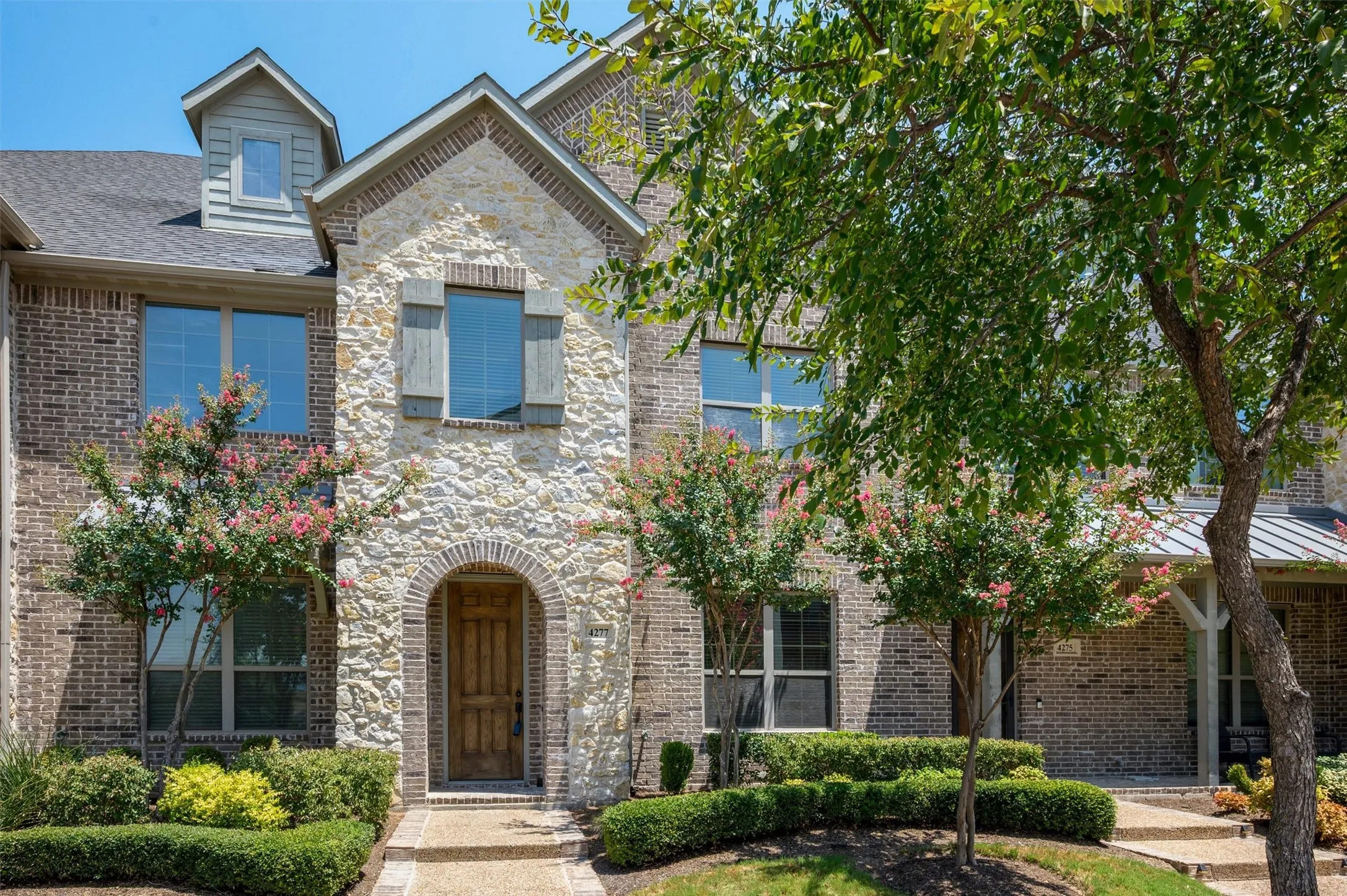 Townhouse For Sale in Tarrant County , 4277 Snow Goose Trail, Arlington, Texas 76005, 3 Bedroom, 3 Bathroom, 2 Garage spaces, 1,690 Sqft, built in 2018, mls#21350213, Real Estate Agent in Arlington, Homes For Sale in Tarrant county, Homes For Sale in Arlington, Realtor in Arlington Texas, Real Estate Brokerage Independent Realty Texas, Luminita Cordes Realtor