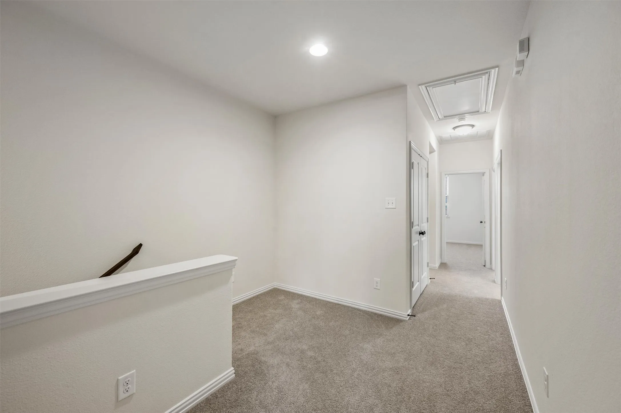 Townhouse For Sale in Tarrant County , 4277 Snow Goose Trail, Arlington, Texas 76005, 3 Bedroom, 3 Bathroom, 2 Garage spaces, 1,690 Sqft, built in 2018, mls#21350213, Real Estate Agent in Arlington, Homes For Sale in Tarrant county, Homes For Sale in Arlington, Realtor in Arlington Texas, Real Estate Brokerage Independent Realty Texas, Luminita Cordes Realtor