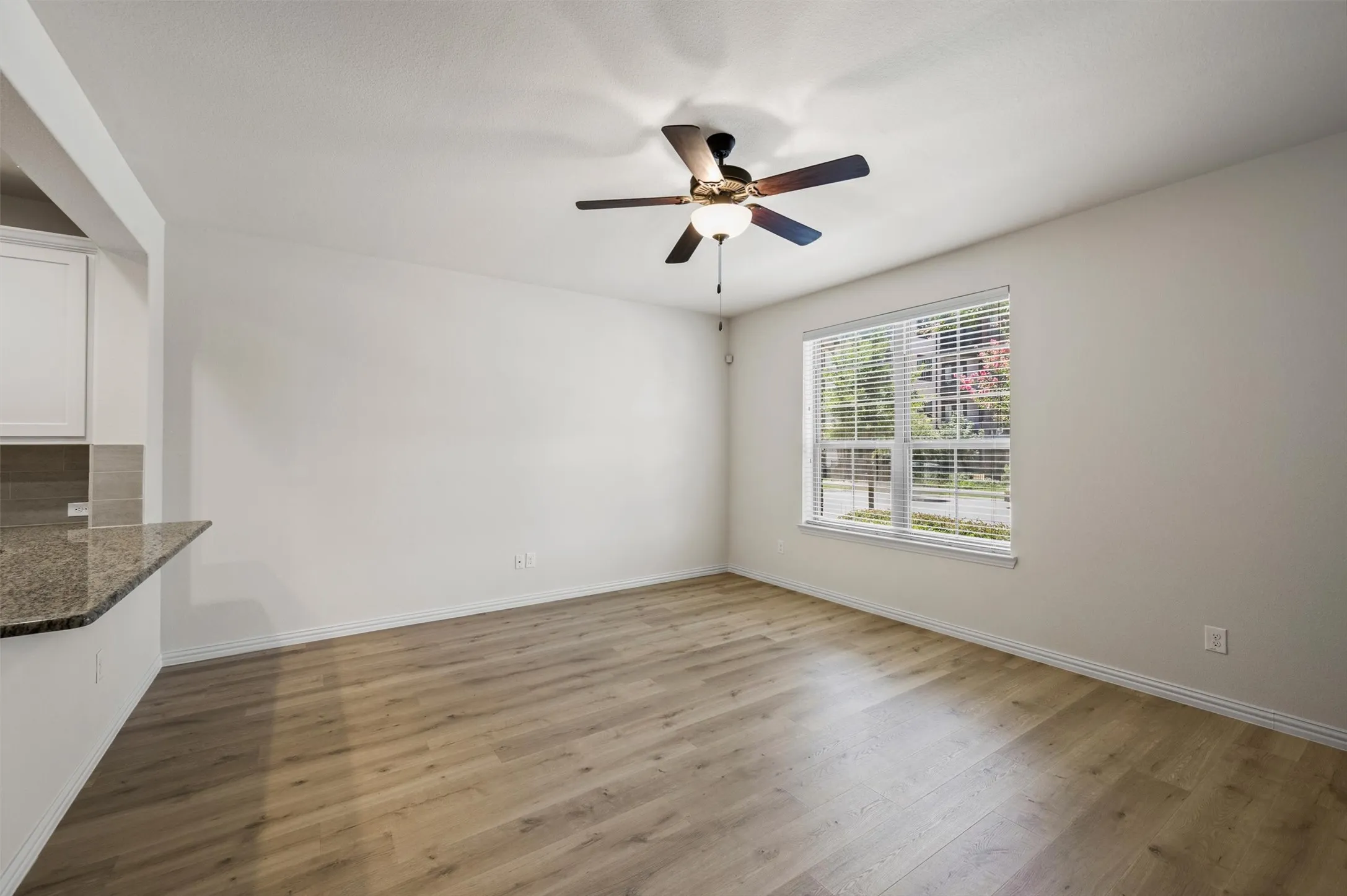 Townhouse For Sale in Tarrant County , 4277 Snow Goose Trail, Arlington, Texas 76005, 3 Bedroom, 3 Bathroom, 2 Garage spaces, 1,690 Sqft, built in 2018, mls#21350213, Real Estate Agent in Arlington, Homes For Sale in Tarrant county, Homes For Sale in Arlington, Realtor in Arlington Texas, Real Estate Brokerage Independent Realty Texas, Luminita Cordes Realtor