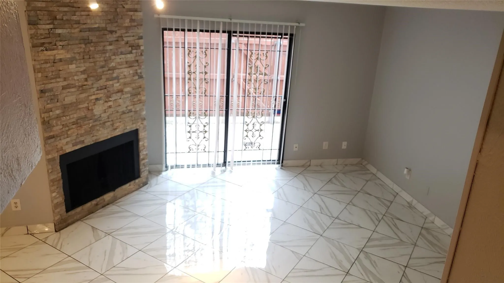 Condominium For Rent in Dallas County , 11311 Audelia Road 175, Dallas, Texas 75243, 2 Bedroom, 3 Bathroom, Garage spaces, 1,054 Sqft, built in 1981, mls#21348293, Real Estate Agent in Dallas, Homes For Rent in Dallas county, Homes For Rent in Dallas, Realtor in Dallas Texas, Real Estate Brokerage Independent Realty Texas, Luminita Cordes Realtor