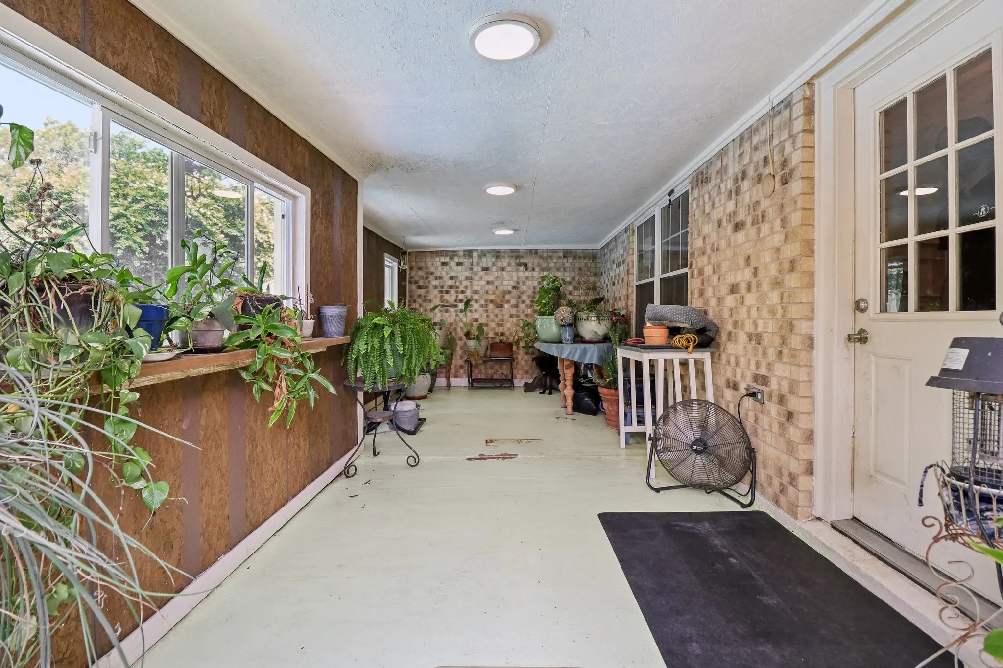 Single Family Residence For Sale in Tarrant County , 6408 San Juan Avenue, Fort Worth, Texas 76133, 3 Bedroom, 2 Bathroom, 2 Garage spaces, 1,831 Sqft, built in 1974, mls#21352635, Real Estate Agent in Fort Worth, Homes For Sale in Tarrant county, Homes For Sale in Fort Worth, Realtor in Fort Worth Texas, Real Estate Brokerage Independent Realty Texas, Luminita Cordes Realtor