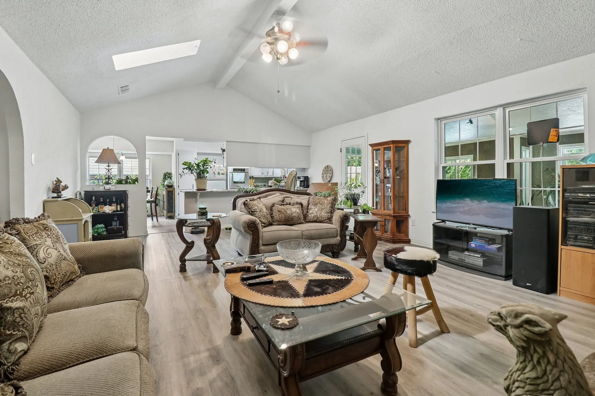 Single Family Residence For Sale in Tarrant County , 6408 San Juan Avenue, Fort Worth, Texas 76133, 3 Bedroom, 2 Bathroom, 2 Garage spaces, 1,831 Sqft, built in 1974, mls#21352635, Real Estate Agent in Fort Worth, Homes For Sale in Tarrant county, Homes For Sale in Fort Worth, Realtor in Fort Worth Texas, Real Estate Brokerage Independent Realty Texas, Luminita Cordes Realtor