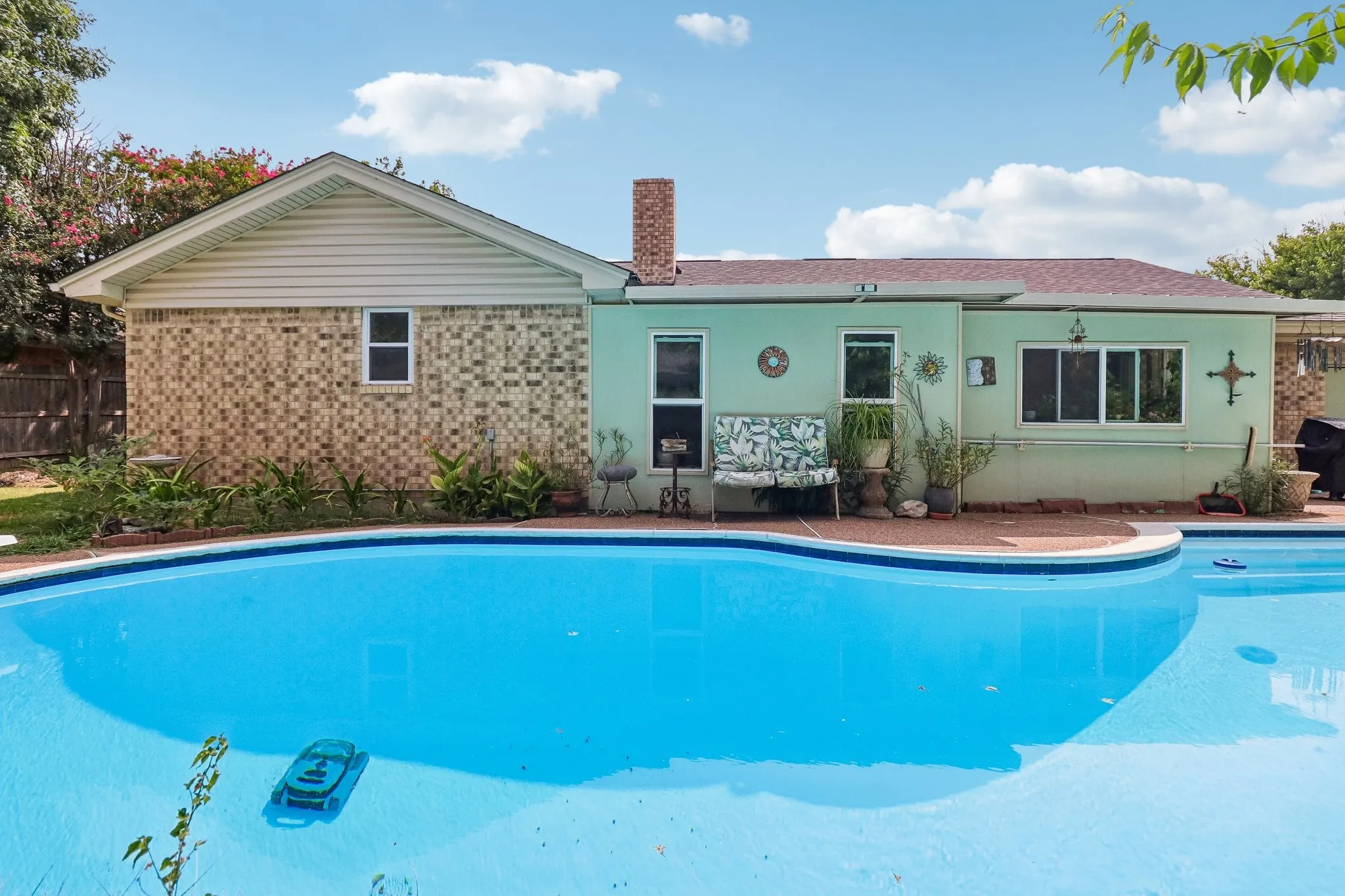 Single Family Residence For Sale in Tarrant County , 6408 San Juan Avenue, Fort Worth, Texas 76133, 3 Bedroom, 2 Bathroom, 2 Garage spaces, 1,831 Sqft, built in 1974, mls#21352635, Real Estate Agent in Fort Worth, Homes For Sale in Tarrant county, Homes For Sale in Fort Worth, Realtor in Fort Worth Texas, Real Estate Brokerage Independent Realty Texas, Luminita Cordes Realtor