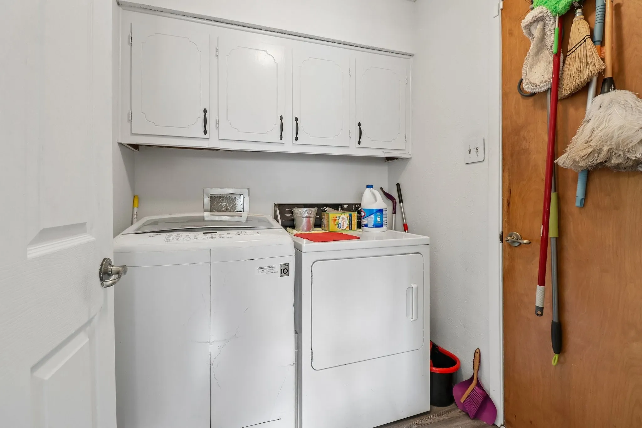 Single Family Residence For Sale in Tarrant County , 6408 San Juan Avenue, Fort Worth, Texas 76133, 3 Bedroom, 2 Bathroom, 2 Garage spaces, 1,831 Sqft, built in 1974, mls#21352635, Real Estate Agent in Fort Worth, Homes For Sale in Tarrant county, Homes For Sale in Fort Worth, Realtor in Fort Worth Texas, Real Estate Brokerage Independent Realty Texas, Luminita Cordes Realtor