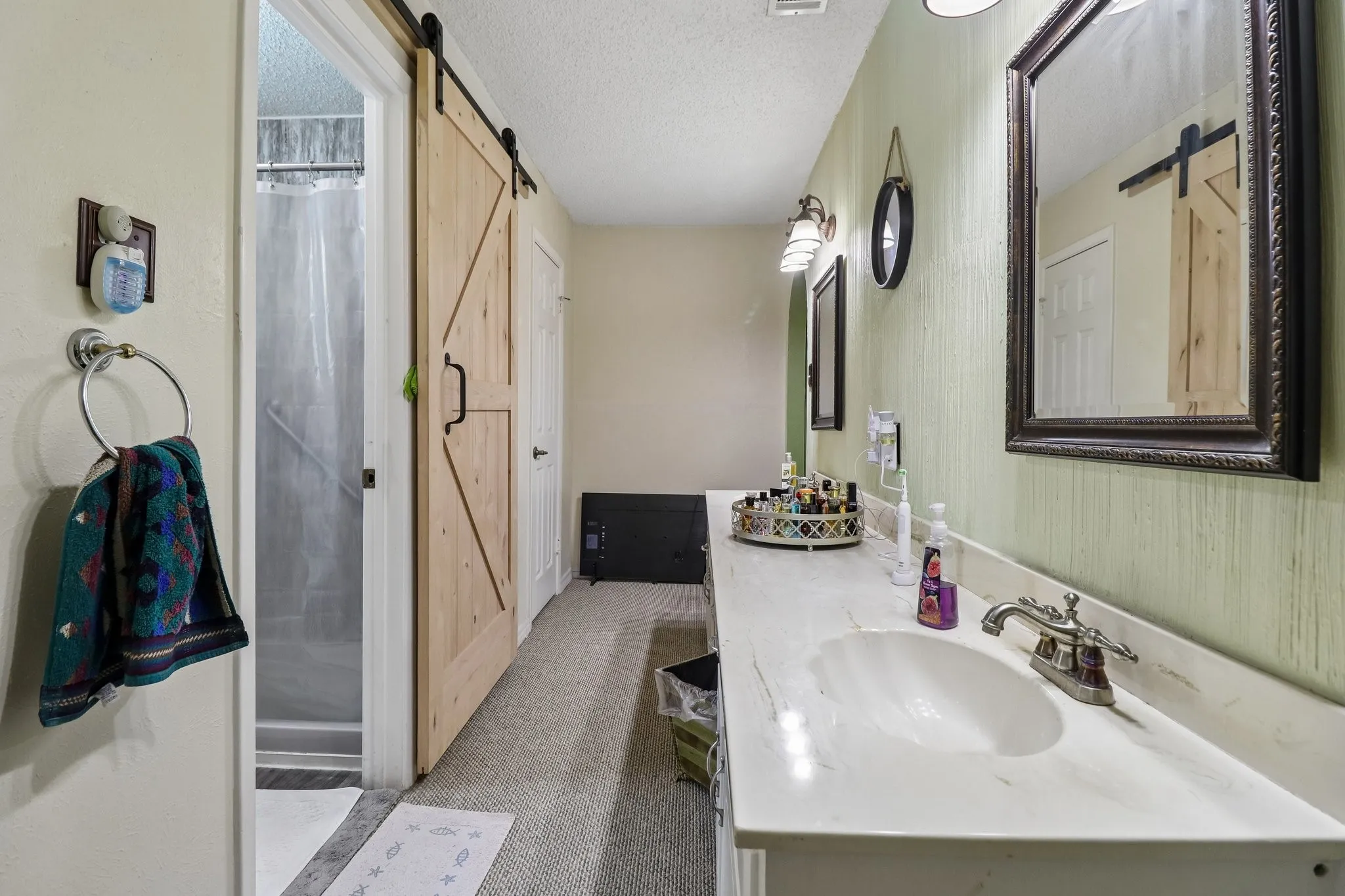 Single Family Residence For Sale in Tarrant County , 6408 San Juan Avenue, Fort Worth, Texas 76133, 3 Bedroom, 2 Bathroom, 2 Garage spaces, 1,831 Sqft, built in 1974, mls#21352635, Real Estate Agent in Fort Worth, Homes For Sale in Tarrant county, Homes For Sale in Fort Worth, Realtor in Fort Worth Texas, Real Estate Brokerage Independent Realty Texas, Luminita Cordes Realtor