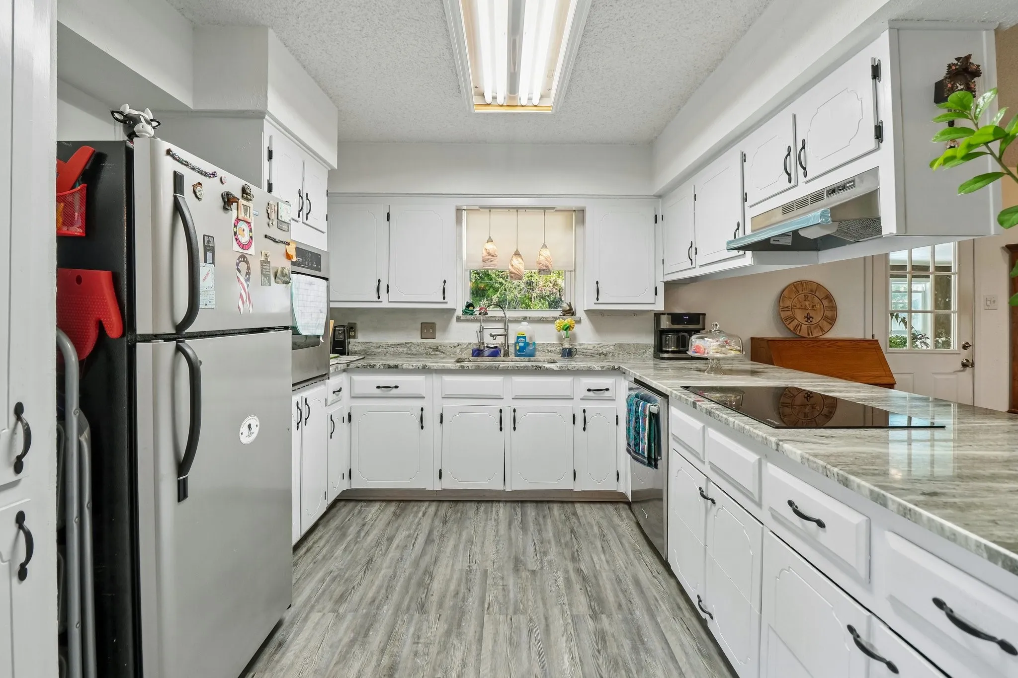 Single Family Residence For Sale in Tarrant County , 6408 San Juan Avenue, Fort Worth, Texas 76133, 3 Bedroom, 2 Bathroom, 2 Garage spaces, 1,831 Sqft, built in 1974, mls#21352635, Real Estate Agent in Fort Worth, Homes For Sale in Tarrant county, Homes For Sale in Fort Worth, Realtor in Fort Worth Texas, Real Estate Brokerage Independent Realty Texas, Luminita Cordes Realtor