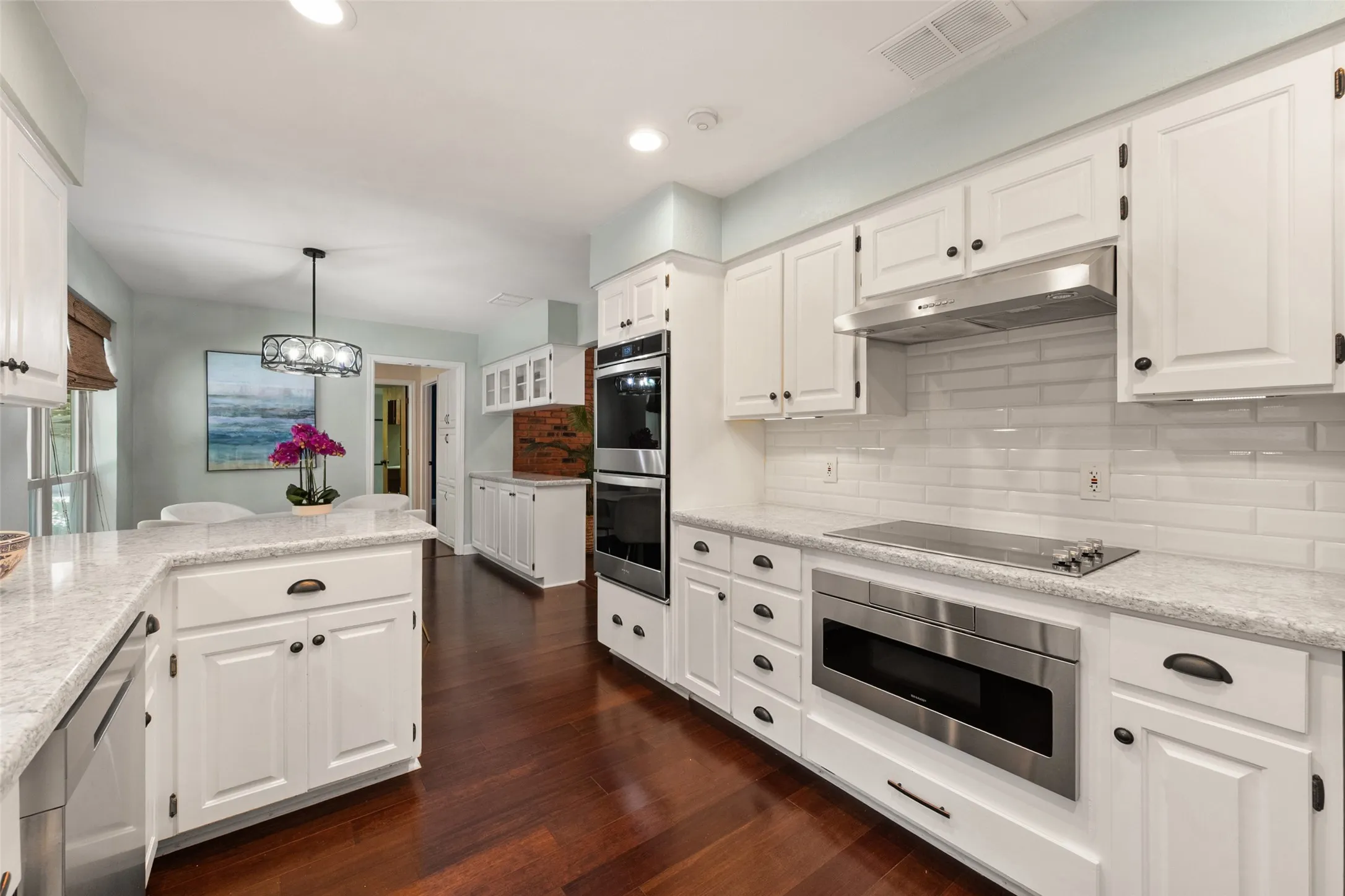 Single Family Residence For Sale in Tarrant County , 6409 Country Day Trail, Benbrook, Texas 76132, 4 Bedroom, 3 Bathroom, 2 Garage spaces, 2,483 Sqft, built in 1984, mls#21350946, Real Estate Agent in Benbrook, Homes For Sale in Tarrant county, Homes For Sale in Benbrook, Realtor in Benbrook Texas, Real Estate Brokerage Independent Realty Texas, Luminita Cordes Realtor