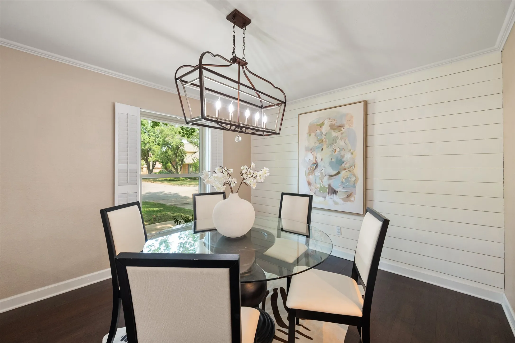 Single Family Residence For Sale in Tarrant County , 6409 Country Day Trail, Benbrook, Texas 76132, 4 Bedroom, 3 Bathroom, 2 Garage spaces, 2,483 Sqft, built in 1984, mls#21350946, Real Estate Agent in Benbrook, Homes For Sale in Tarrant county, Homes For Sale in Benbrook, Realtor in Benbrook Texas, Real Estate Brokerage Independent Realty Texas, Luminita Cordes Realtor