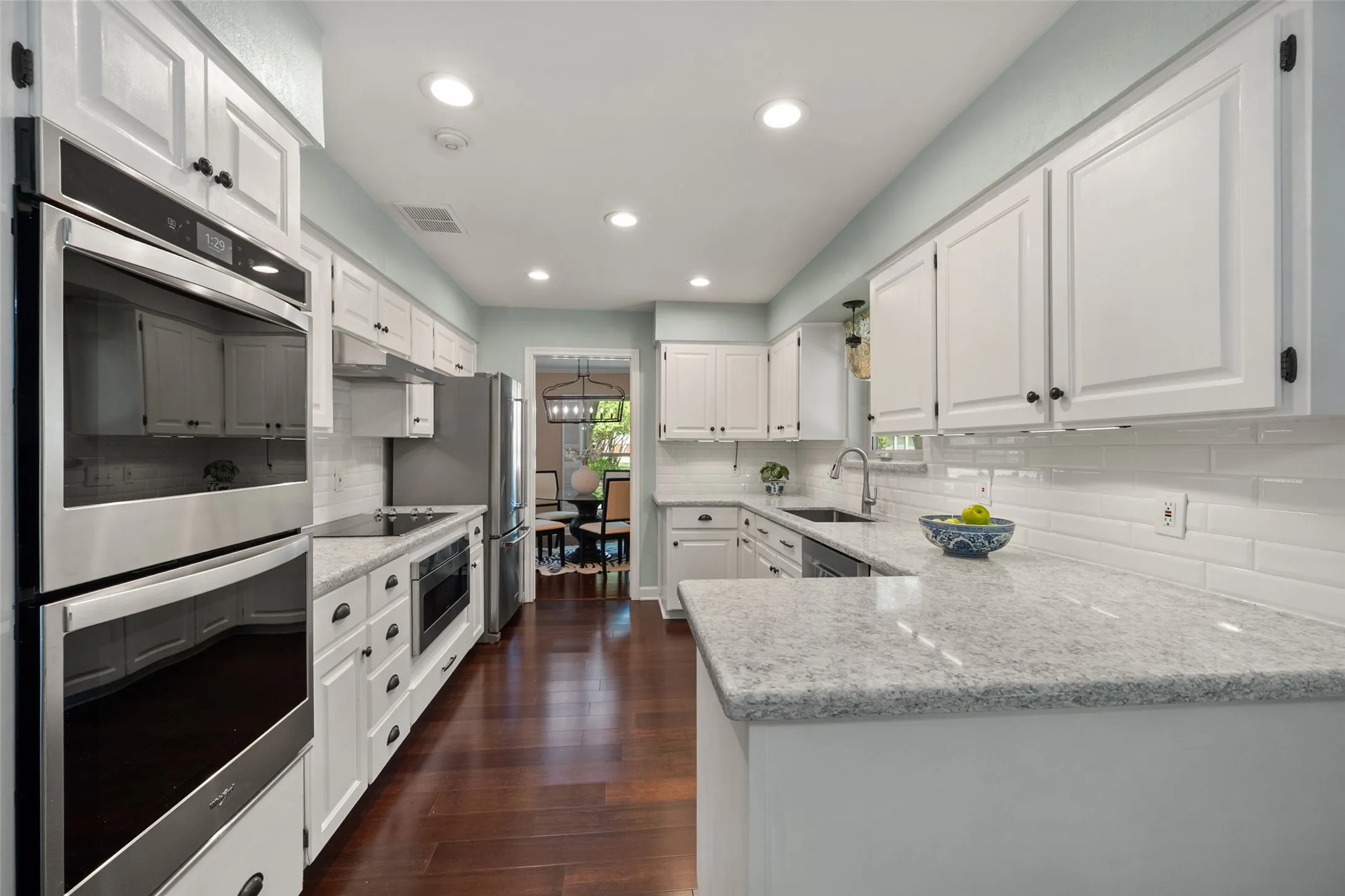 Single Family Residence For Sale in Tarrant County , 6409 Country Day Trail, Benbrook, Texas 76132, 4 Bedroom, 3 Bathroom, 2 Garage spaces, 2,483 Sqft, built in 1984, mls#21350946, Real Estate Agent in Benbrook, Homes For Sale in Tarrant county, Homes For Sale in Benbrook, Realtor in Benbrook Texas, Real Estate Brokerage Independent Realty Texas, Luminita Cordes Realtor