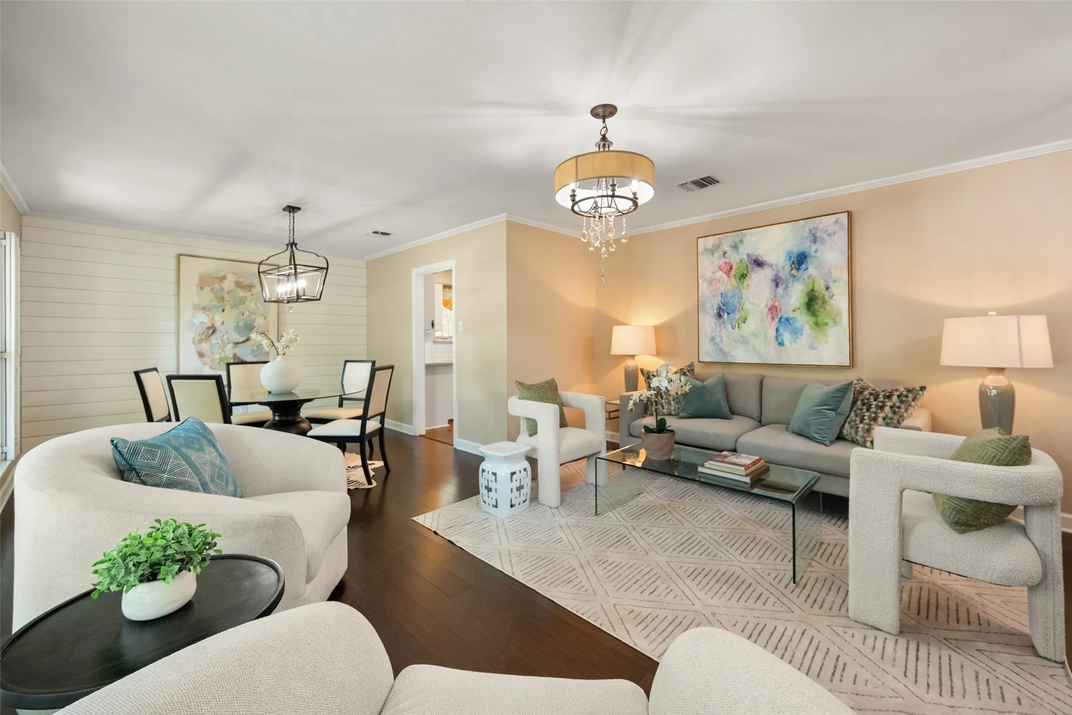 Single Family Residence For Sale in Tarrant County , 6409 Country Day Trail, Benbrook, Texas 76132, 4 Bedroom, 3 Bathroom, 2 Garage spaces, 2,483 Sqft, built in 1984, mls#21350946, Real Estate Agent in Benbrook, Homes For Sale in Tarrant county, Homes For Sale in Benbrook, Realtor in Benbrook Texas, Real Estate Brokerage Independent Realty Texas, Luminita Cordes Realtor