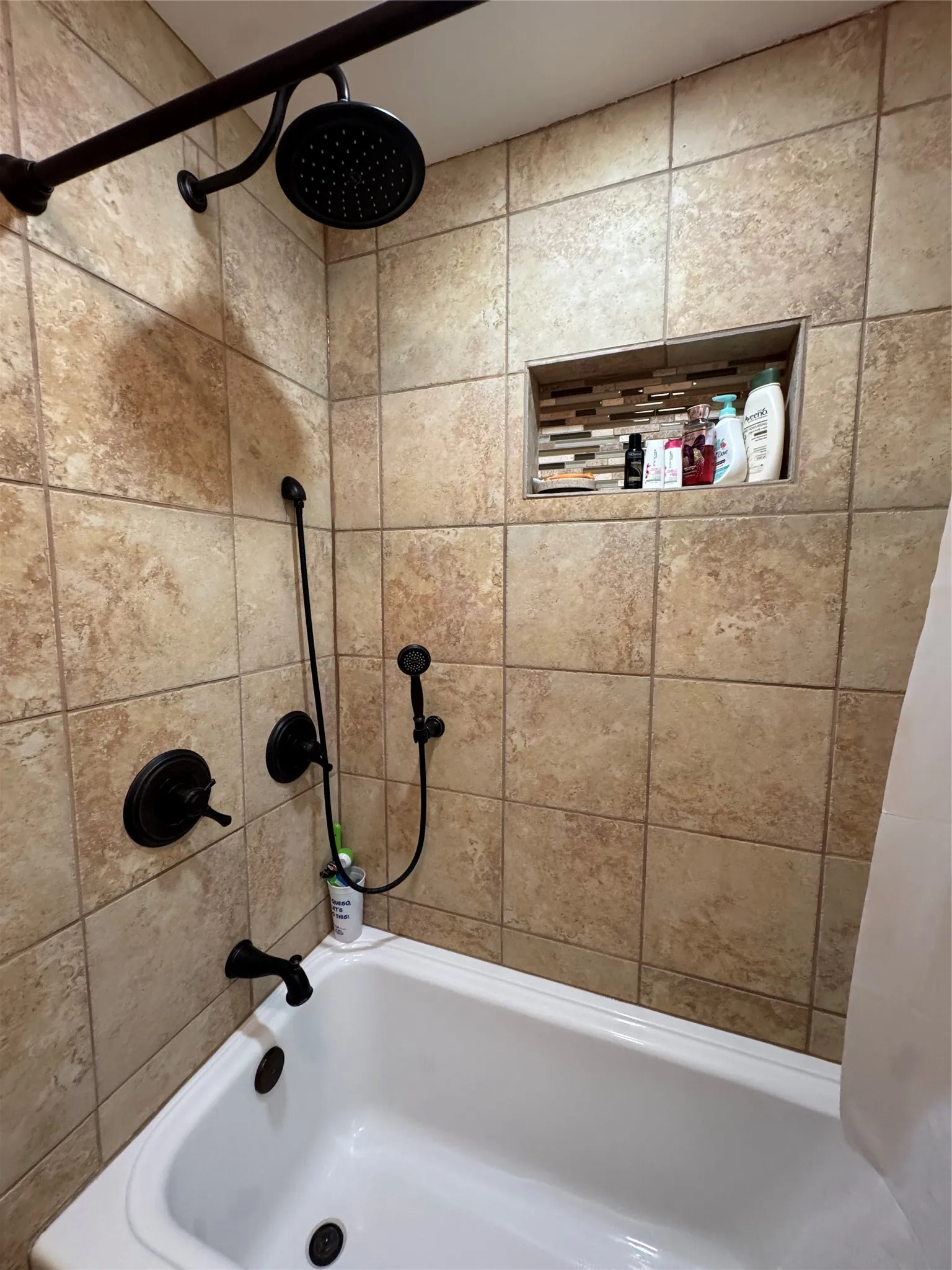 Single Family Residence For Sale in Hardeman County , 605 W 9th Street, Quanah, Texas 79252, 3 Bedroom, 3 Bathroom, 2 Garage spaces, 2,150 Sqft, built in 1965, mls#21352693, Real Estate Agent in Quanah, Homes For Sale in Hardeman county, Homes For Sale in Quanah, Realtor in Quanah Texas, Real Estate Brokerage Independent Realty Texas, Luminita Cordes Realtor