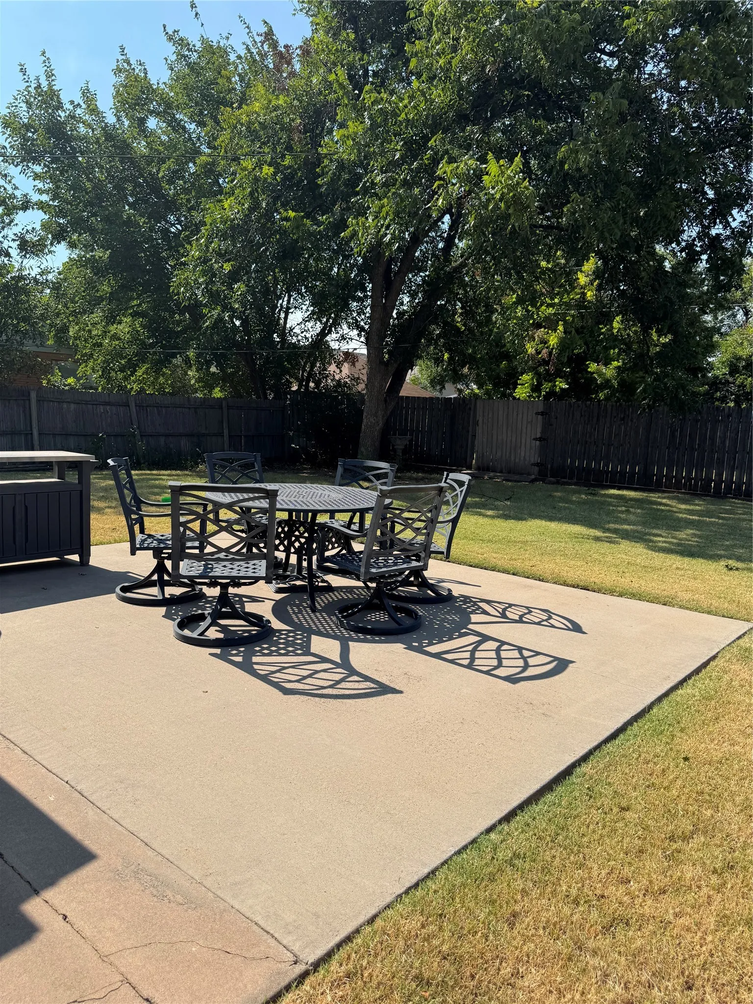 Single Family Residence For Sale in Hardeman County , 605 W 9th Street, Quanah, Texas 79252, 3 Bedroom, 3 Bathroom, 2 Garage spaces, 2,150 Sqft, built in 1965, mls#21352693, Real Estate Agent in Quanah, Homes For Sale in Hardeman county, Homes For Sale in Quanah, Realtor in Quanah Texas, Real Estate Brokerage Independent Realty Texas, Luminita Cordes Realtor