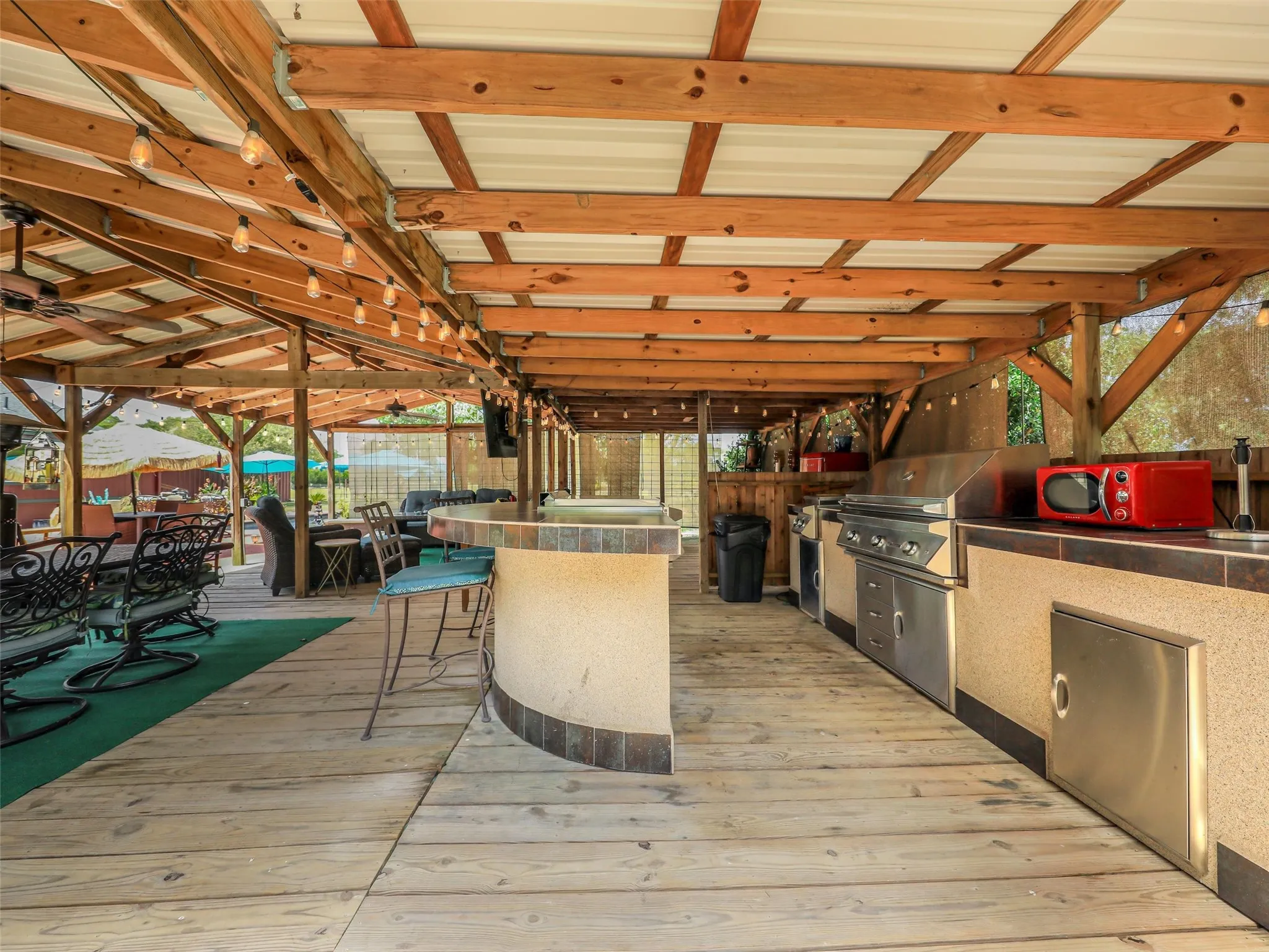 Extra Large Deck with Outdoor Kitchen
