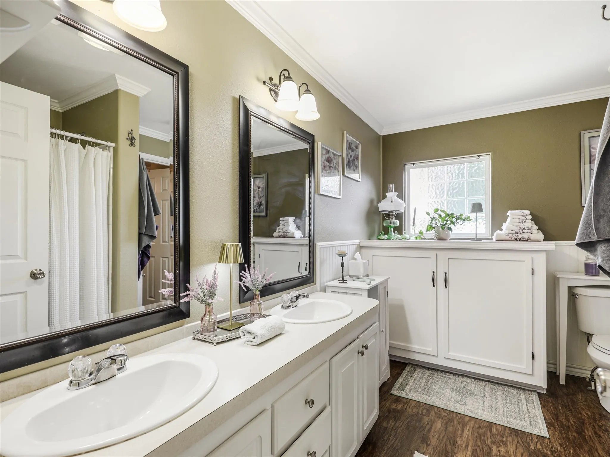 Primary Bath with Dual Sinks
