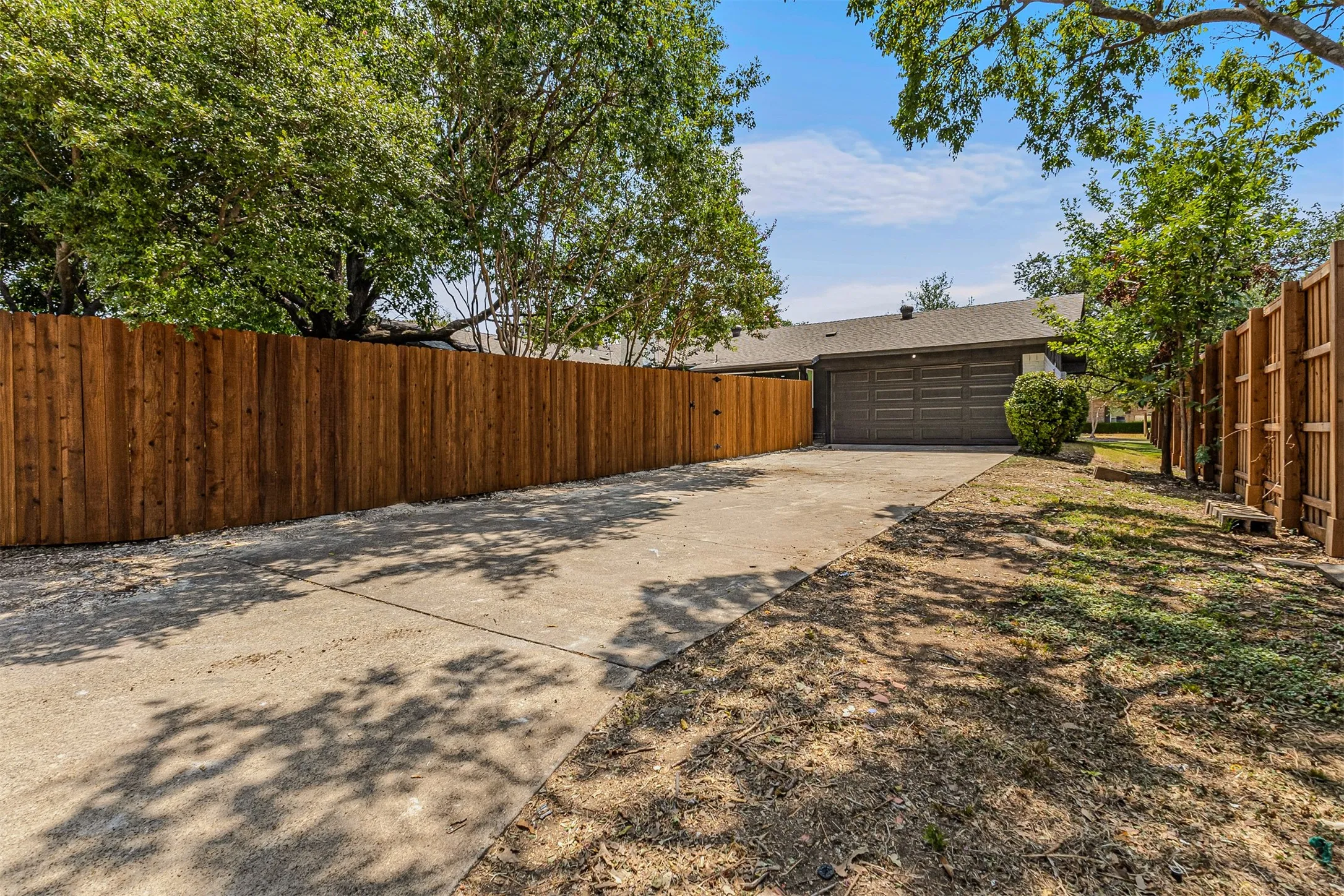 Single Family Residence For Sale in Dallas County , 3745 Blue Trace Lane, Farmers Branch, Texas 75244, 4 Bedroom, 2 Bathroom, 2 Garage spaces, 1,885 Sqft, built in 1969, mls#21352615, Real Estate Agent in Farmers Branch, Homes For Sale in Dallas county, Homes For Sale in Farmers Branch, Realtor in Farmers Branch Texas, Real Estate Brokerage Independent Realty Texas, Luminita Cordes Realtor