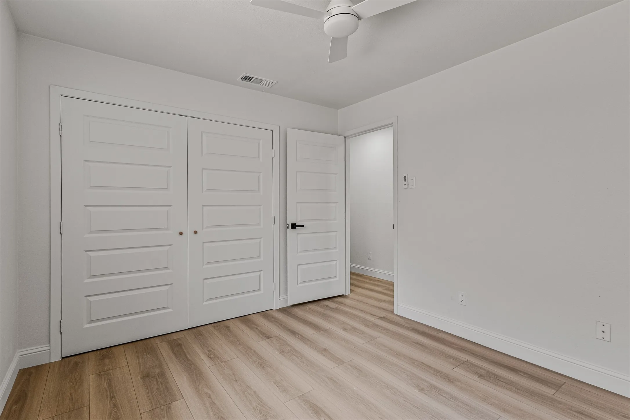 Single Family Residence For Sale in Dallas County , 3745 Blue Trace Lane, Farmers Branch, Texas 75244, 4 Bedroom, 2 Bathroom, 2 Garage spaces, 1,885 Sqft, built in 1969, mls#21352615, Real Estate Agent in Farmers Branch, Homes For Sale in Dallas county, Homes For Sale in Farmers Branch, Realtor in Farmers Branch Texas, Real Estate Brokerage Independent Realty Texas, Luminita Cordes Realtor