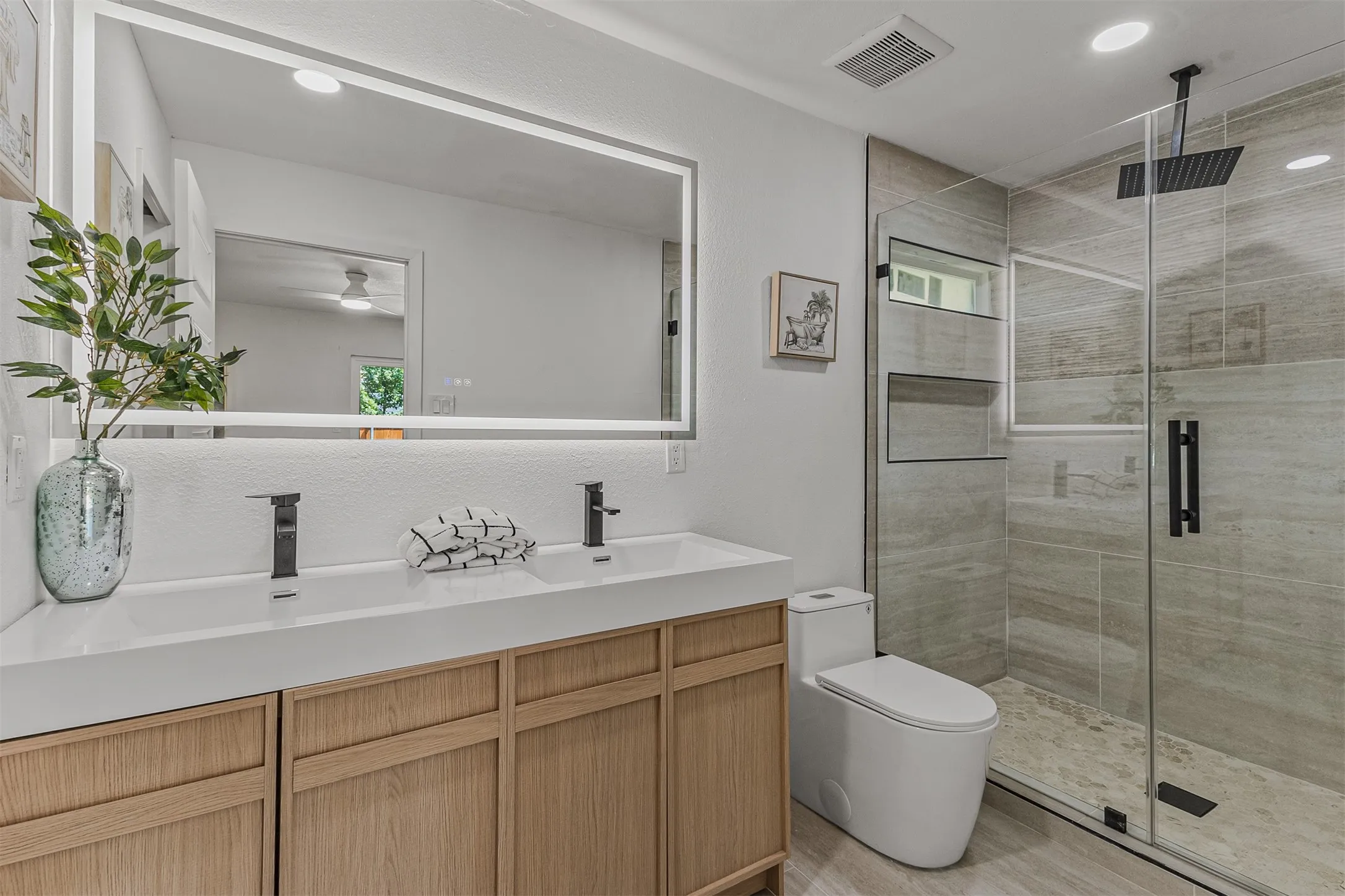 Single Family Residence For Sale in Dallas County , 3745 Blue Trace Lane, Farmers Branch, Texas 75244, 4 Bedroom, 2 Bathroom, 2 Garage spaces, 1,885 Sqft, built in 1969, mls#21352615, Real Estate Agent in Farmers Branch, Homes For Sale in Dallas county, Homes For Sale in Farmers Branch, Realtor in Farmers Branch Texas, Real Estate Brokerage Independent Realty Texas, Luminita Cordes Realtor