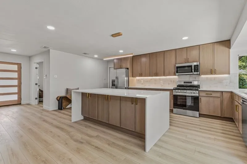 Single Family Residence For Sale in Dallas County , 3745 Blue Trace Lane, Farmers Branch, Texas 75244, 4 Bedroom, 2 Bathroom, 2 Garage spaces, 1,885 Sqft, built in 1969, mls#21352615, Real Estate Agent in Farmers Branch, Homes For Sale in Dallas county, Homes For Sale in Farmers Branch, Realtor in Farmers Branch Texas, Real Estate Brokerage Independent Realty Texas, Luminita Cordes Realtor