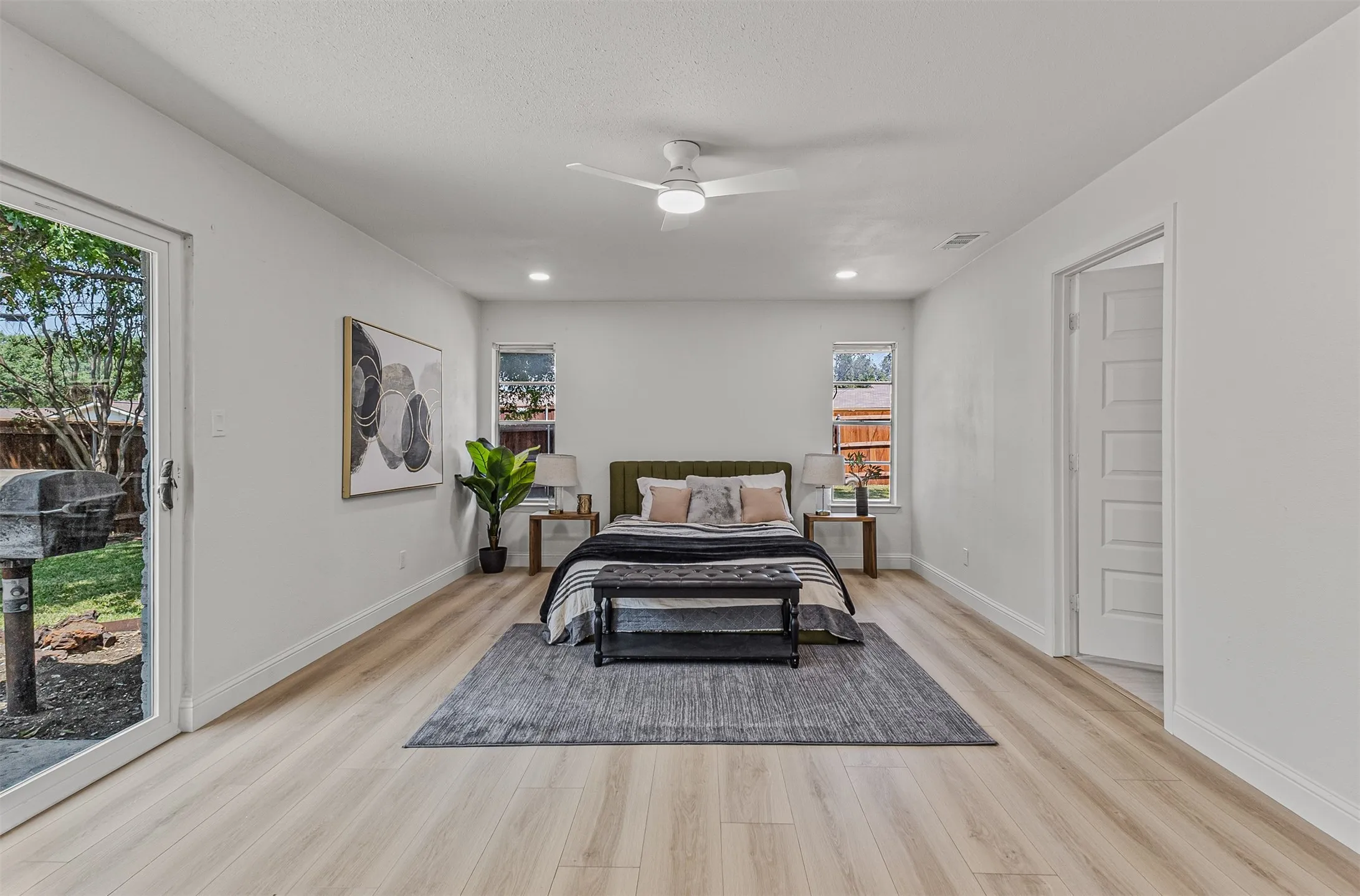 Single Family Residence For Sale in Dallas County , 3745 Blue Trace Lane, Farmers Branch, Texas 75244, 4 Bedroom, 2 Bathroom, 2 Garage spaces, 1,885 Sqft, built in 1969, mls#21352615, Real Estate Agent in Farmers Branch, Homes For Sale in Dallas county, Homes For Sale in Farmers Branch, Realtor in Farmers Branch Texas, Real Estate Brokerage Independent Realty Texas, Luminita Cordes Realtor