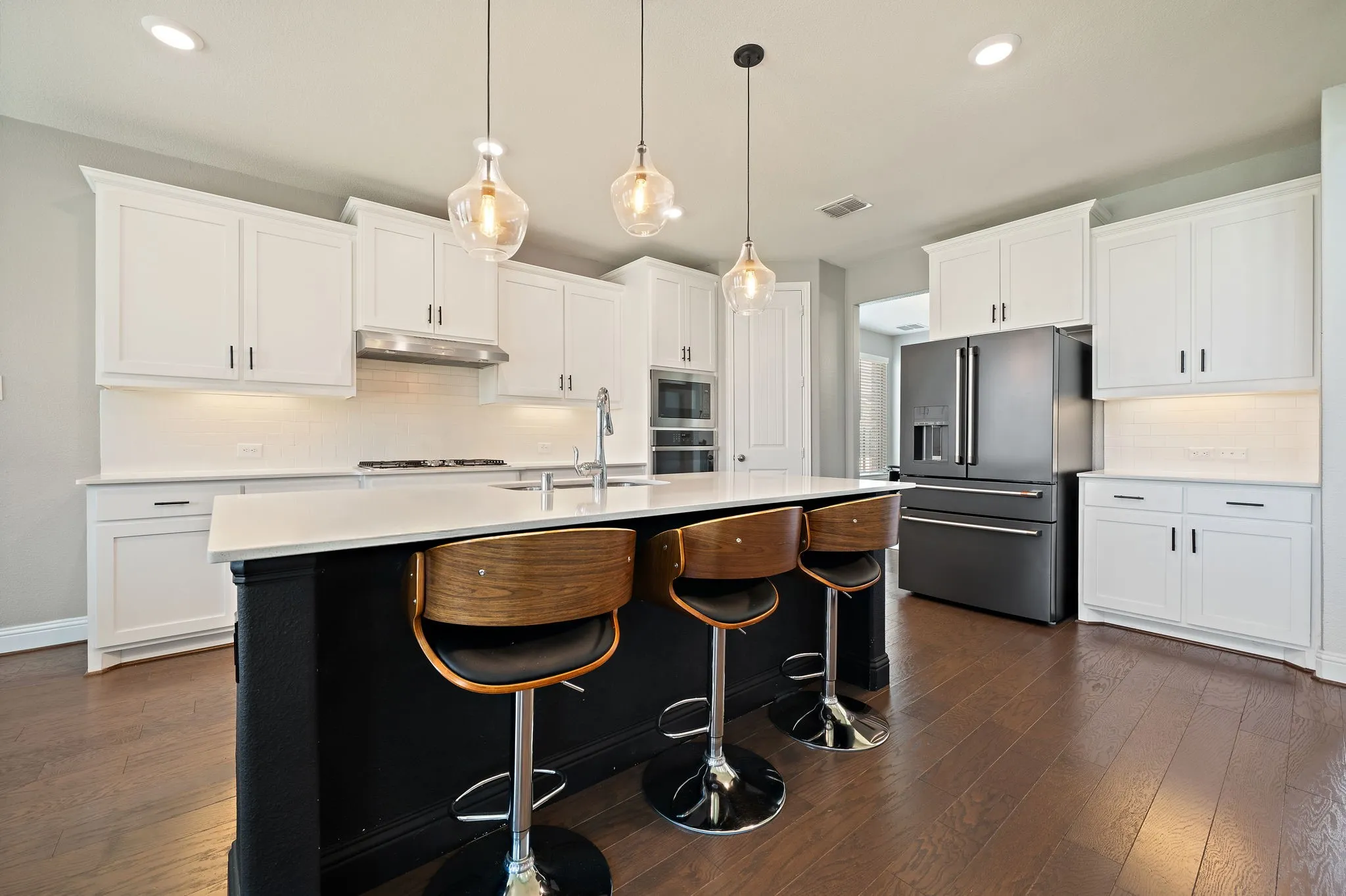 Single Family Residence For Sale in Tarrant County , 1484 Primrose Place, Haslet, Texas 76052, 5 Bedroom, 6 Bathroom, 2 Garage spaces, 3,863 Sqft, built in 2019, mls#21352699, Real Estate Agent in Haslet, Homes For Sale in Tarrant county, Homes For Sale in Haslet, Realtor in Haslet Texas, Real Estate Brokerage Independent Realty Texas, Luminita Cordes Realtor