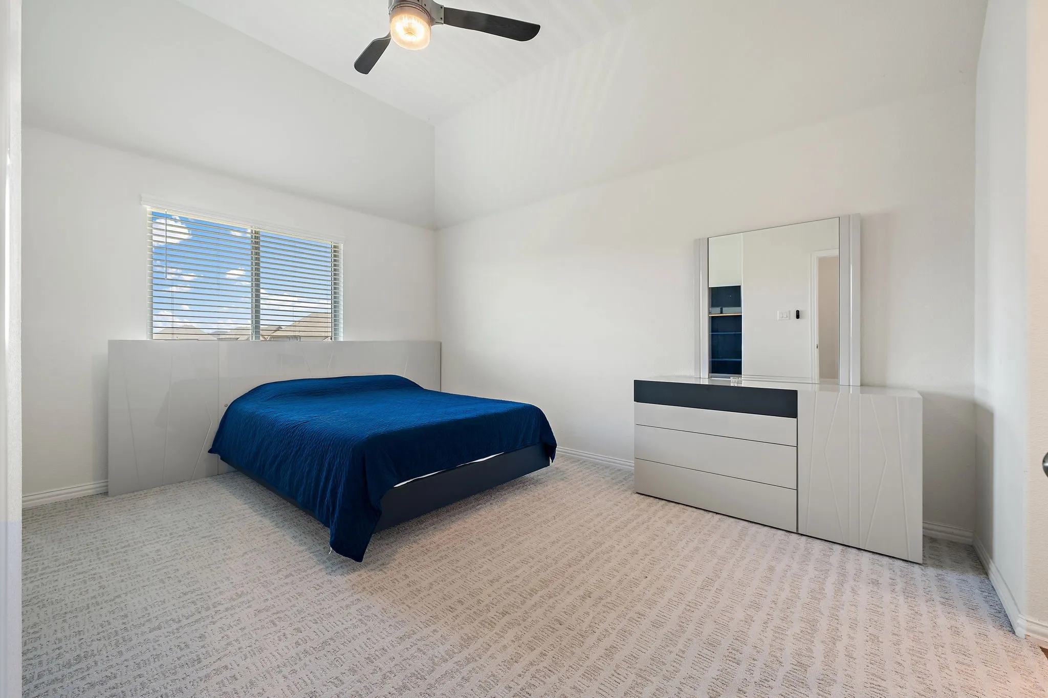 Single Family Residence For Sale in Tarrant County , 1484 Primrose Place, Haslet, Texas 76052, 5 Bedroom, 6 Bathroom, 2 Garage spaces, 3,863 Sqft, built in 2019, mls#21352699, Real Estate Agent in Haslet, Homes For Sale in Tarrant county, Homes For Sale in Haslet, Realtor in Haslet Texas, Real Estate Brokerage Independent Realty Texas, Luminita Cordes Realtor