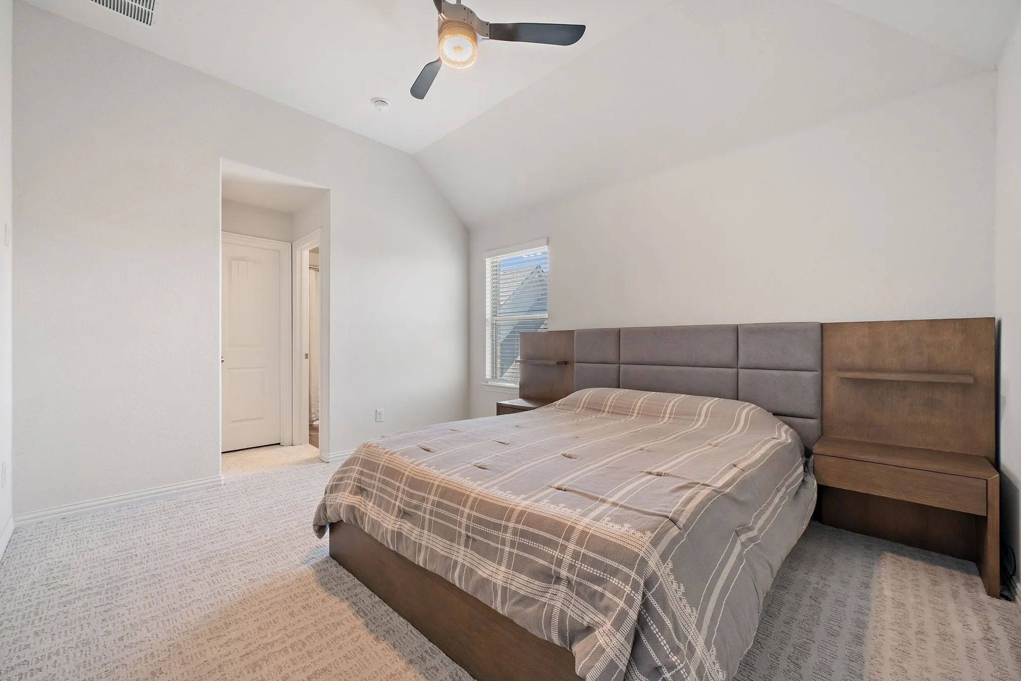 Single Family Residence For Sale in Tarrant County , 1484 Primrose Place, Haslet, Texas 76052, 5 Bedroom, 6 Bathroom, 2 Garage spaces, 3,863 Sqft, built in 2019, mls#21352699, Real Estate Agent in Haslet, Homes For Sale in Tarrant county, Homes For Sale in Haslet, Realtor in Haslet Texas, Real Estate Brokerage Independent Realty Texas, Luminita Cordes Realtor
