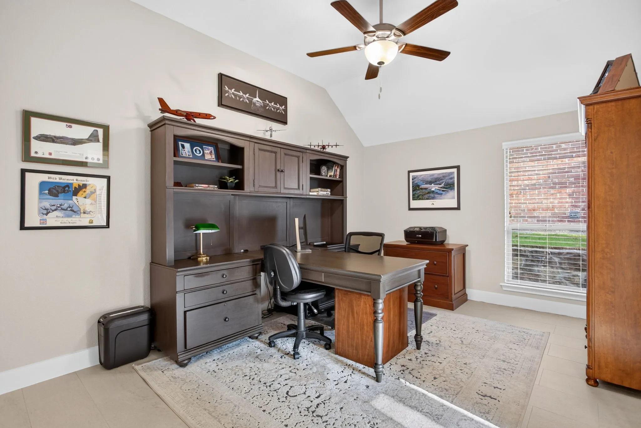 Second bedroom with lots of natural light!