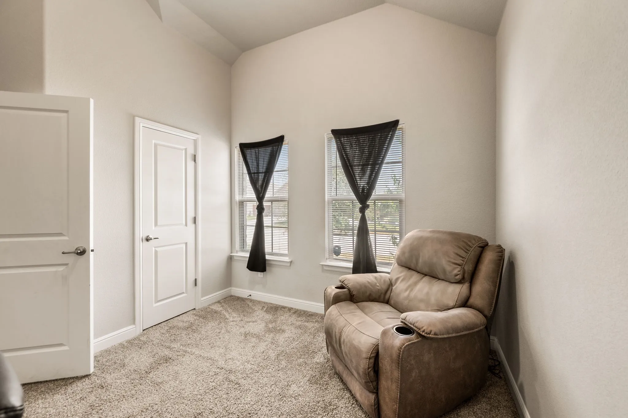 Single Family Residence For Sale in Hood County , 1540 Seabiscuit Drive, Granbury, Texas 76049, 4 Bedroom, 2 Bathroom, 2 Garage spaces, 1,848 Sqft, built in 2020, mls#21350910, Real Estate Agent in Granbury, Homes For Sale in Hood county, Homes For Sale in Granbury, Realtor in Granbury Texas, Real Estate Brokerage Independent Realty Texas, Luminita Cordes Realtor