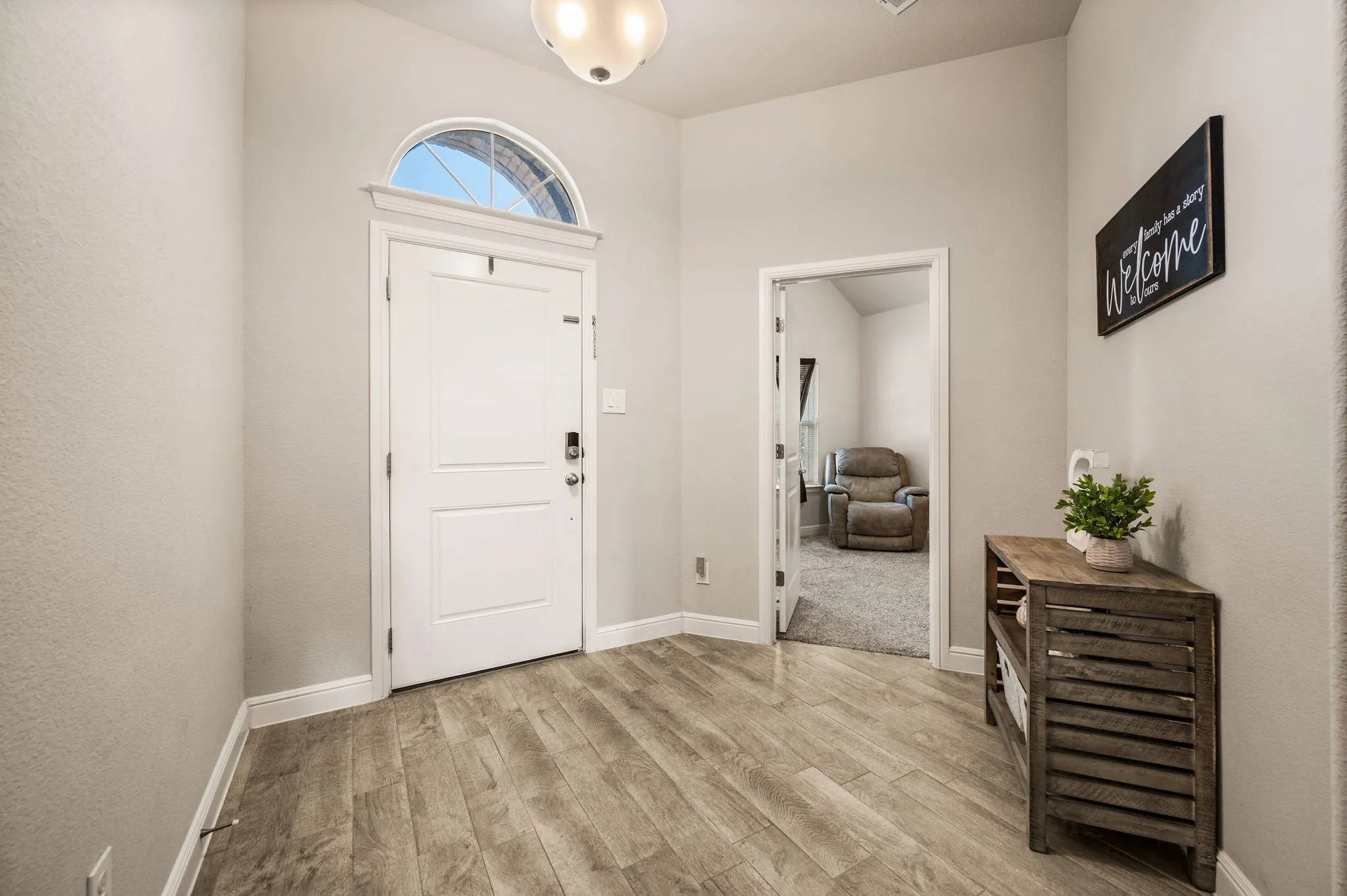 Single Family Residence For Sale in Hood County , 1540 Seabiscuit Drive, Granbury, Texas 76049, 4 Bedroom, 2 Bathroom, 2 Garage spaces, 1,848 Sqft, built in 2020, mls#21350910, Real Estate Agent in Granbury, Homes For Sale in Hood county, Homes For Sale in Granbury, Realtor in Granbury Texas, Real Estate Brokerage Independent Realty Texas, Luminita Cordes Realtor